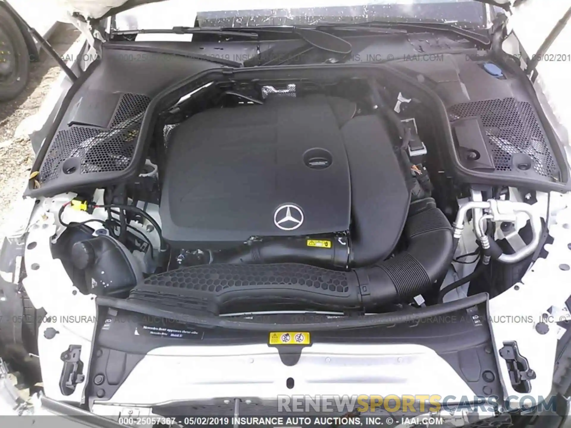 10 Photograph of a damaged car 55SWF8DBXKU301574 MERCEDES-BENZ C 2019