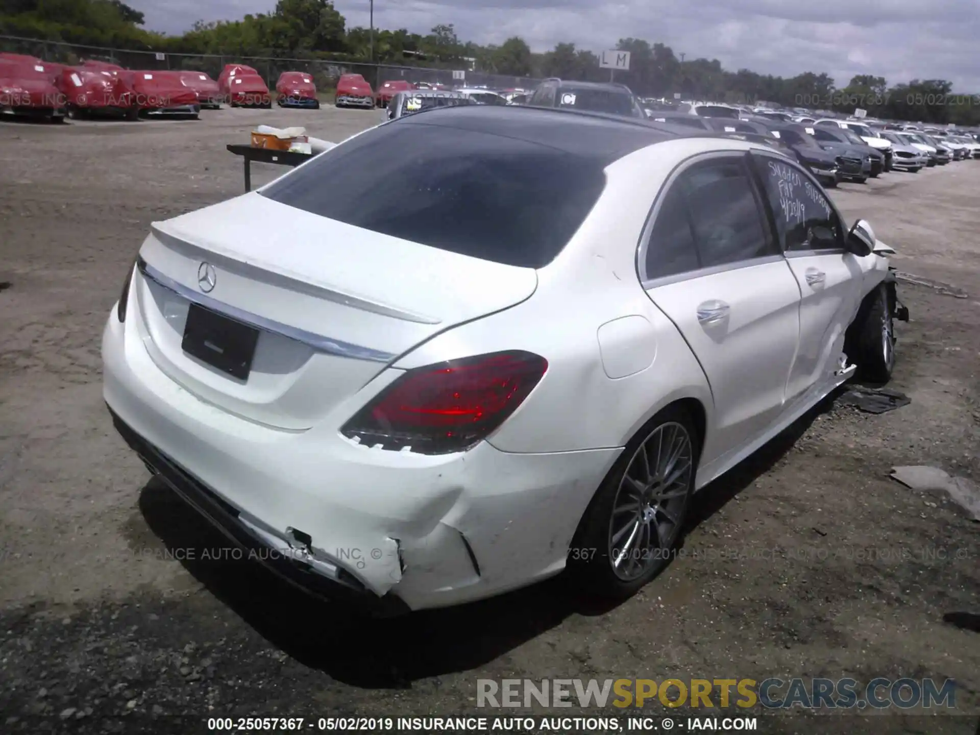 4 Photograph of a damaged car 55SWF8DBXKU301574 MERCEDES-BENZ C 2019