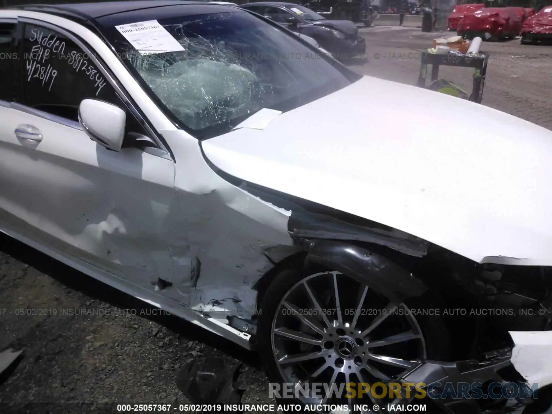 6 Photograph of a damaged car 55SWF8DBXKU301574 MERCEDES-BENZ C 2019