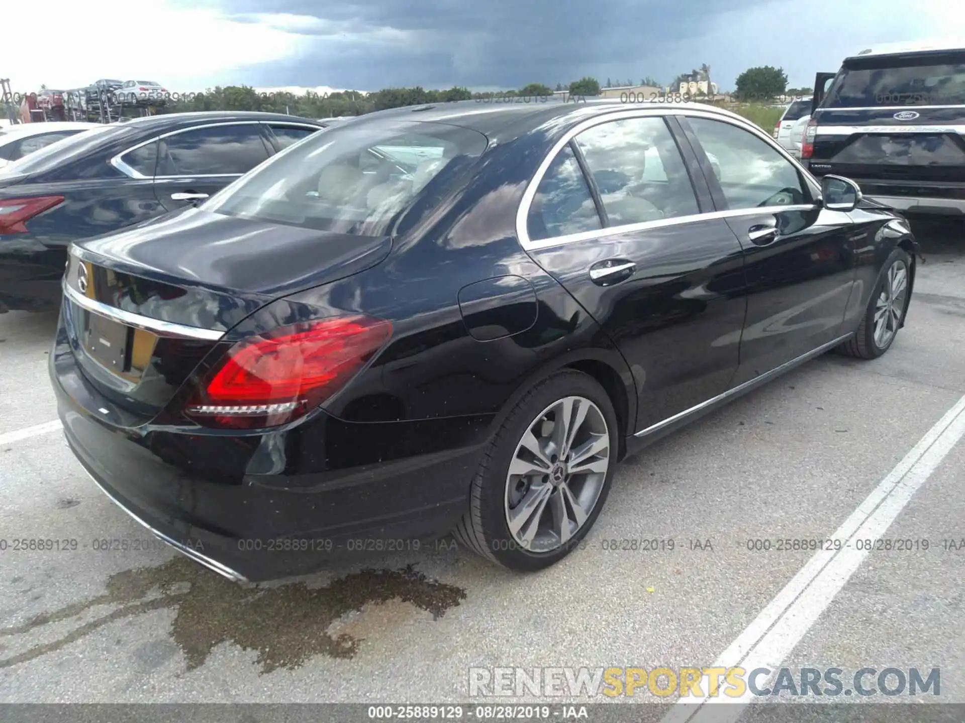 4 Photograph of a damaged car 55SWF8DBXKU307231 MERCEDES-BENZ C 2019