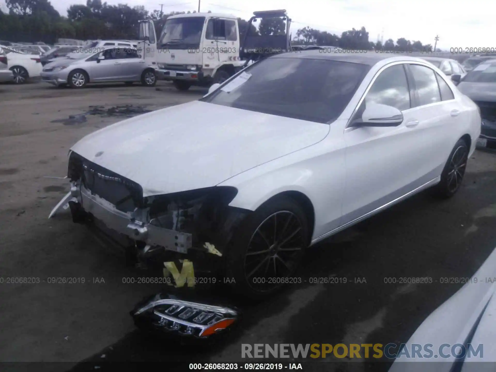 2 Photograph of a damaged car 55SWF8DBXKU322067 MERCEDES-BENZ C 2019