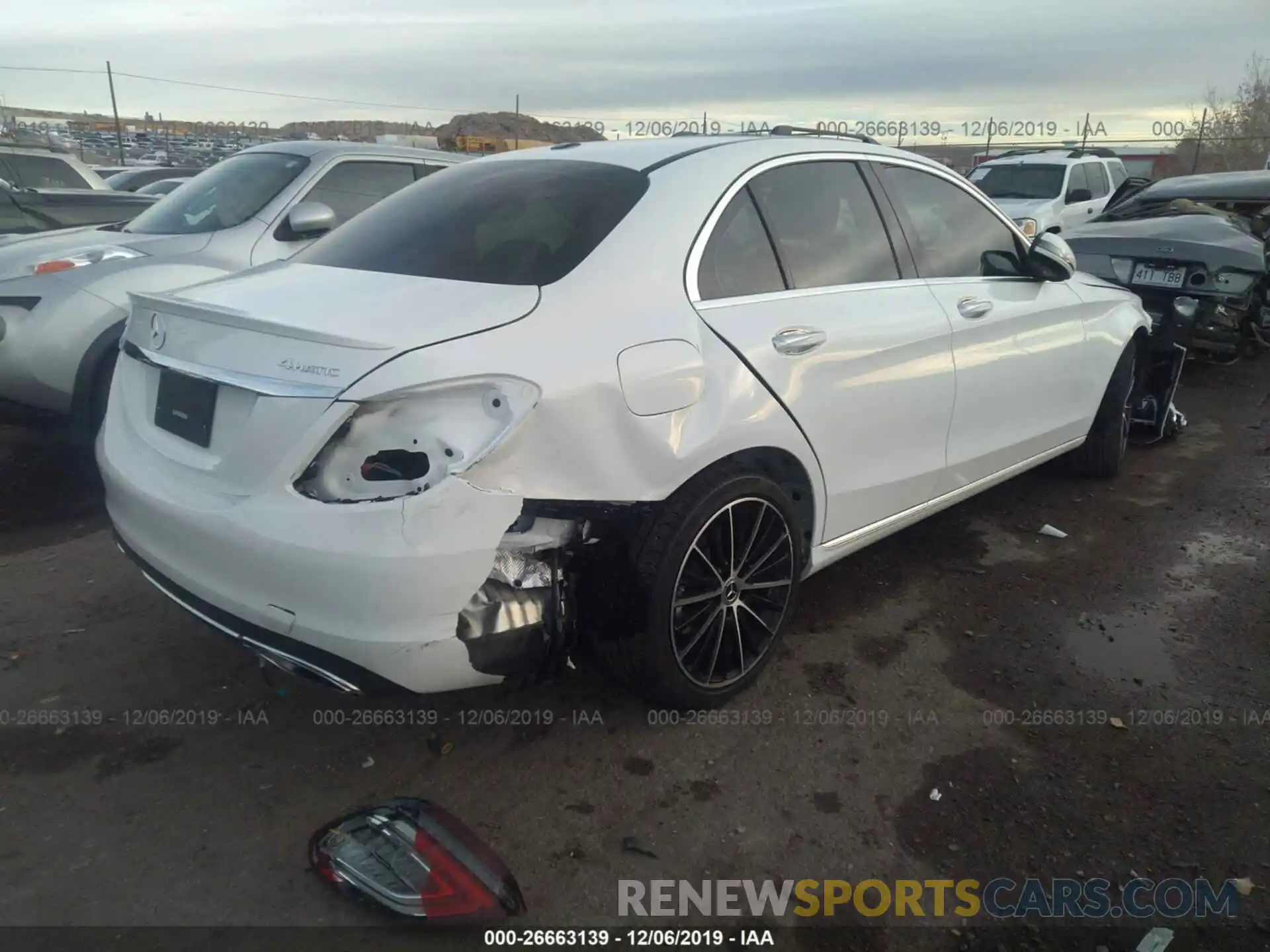 4 Photograph of a damaged car 55SWF8EB2KU292755 MERCEDES-BENZ C 2019