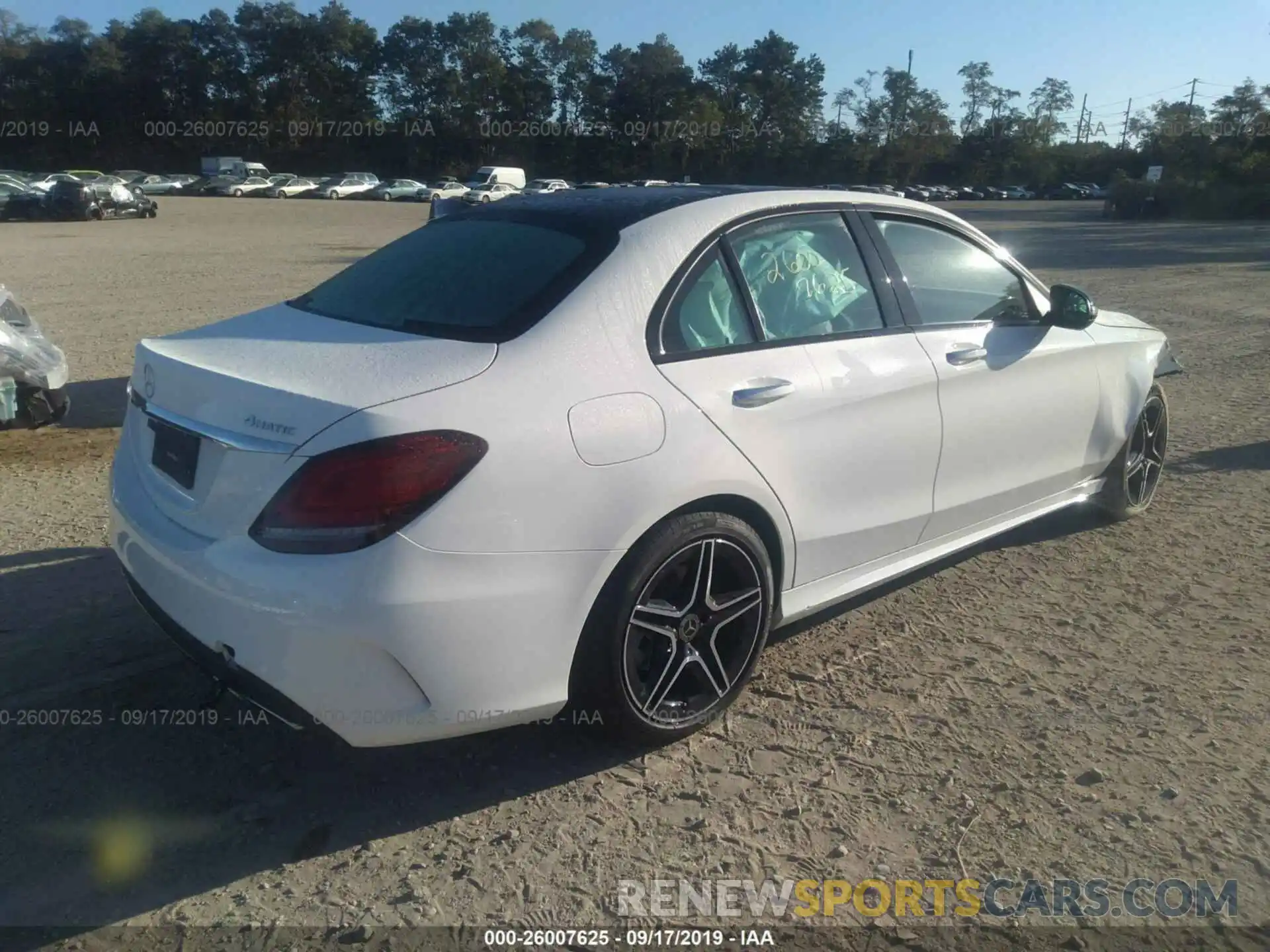 4 Photograph of a damaged car 55SWF8EB4KU306722 MERCEDES-BENZ C 2019