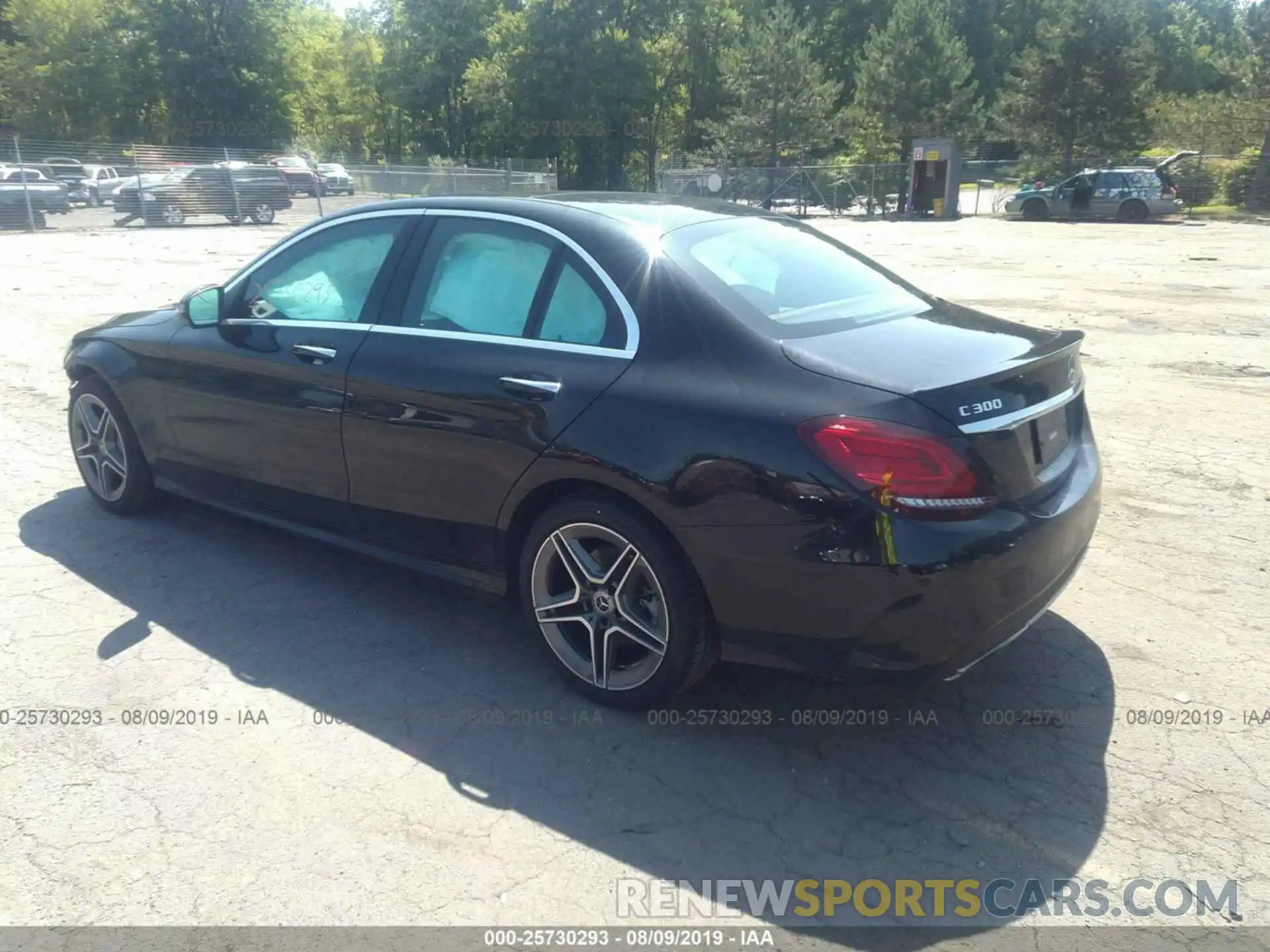 3 Photograph of a damaged car 55SWF8EB5KU298369 MERCEDES-BENZ C 2019