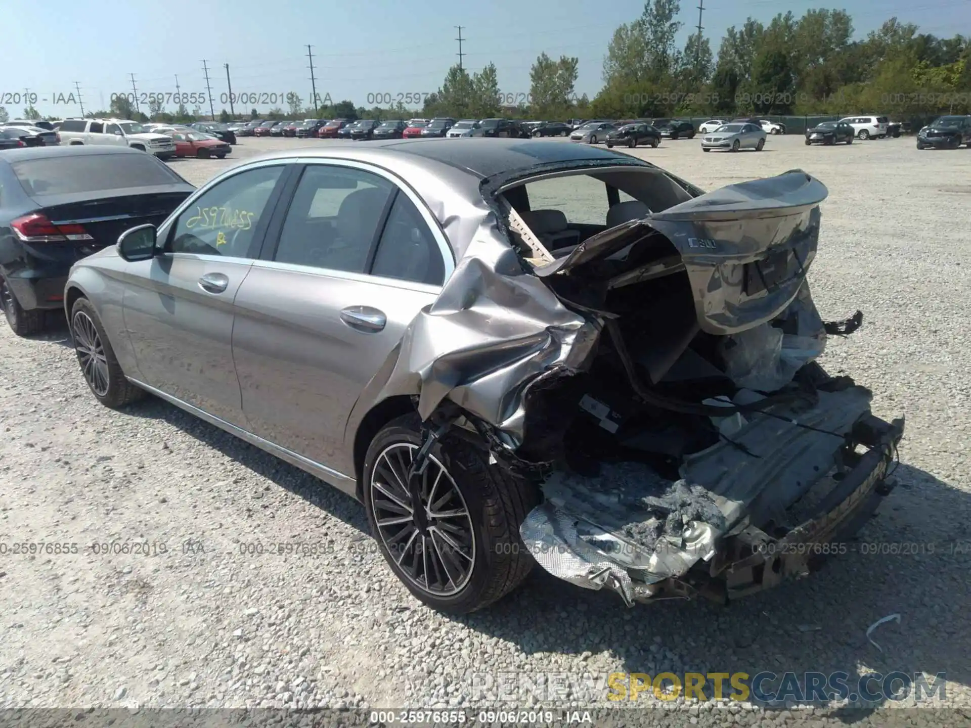 3 Photograph of a damaged car 55SWF8EB7KU287549 MERCEDES-BENZ C 2019