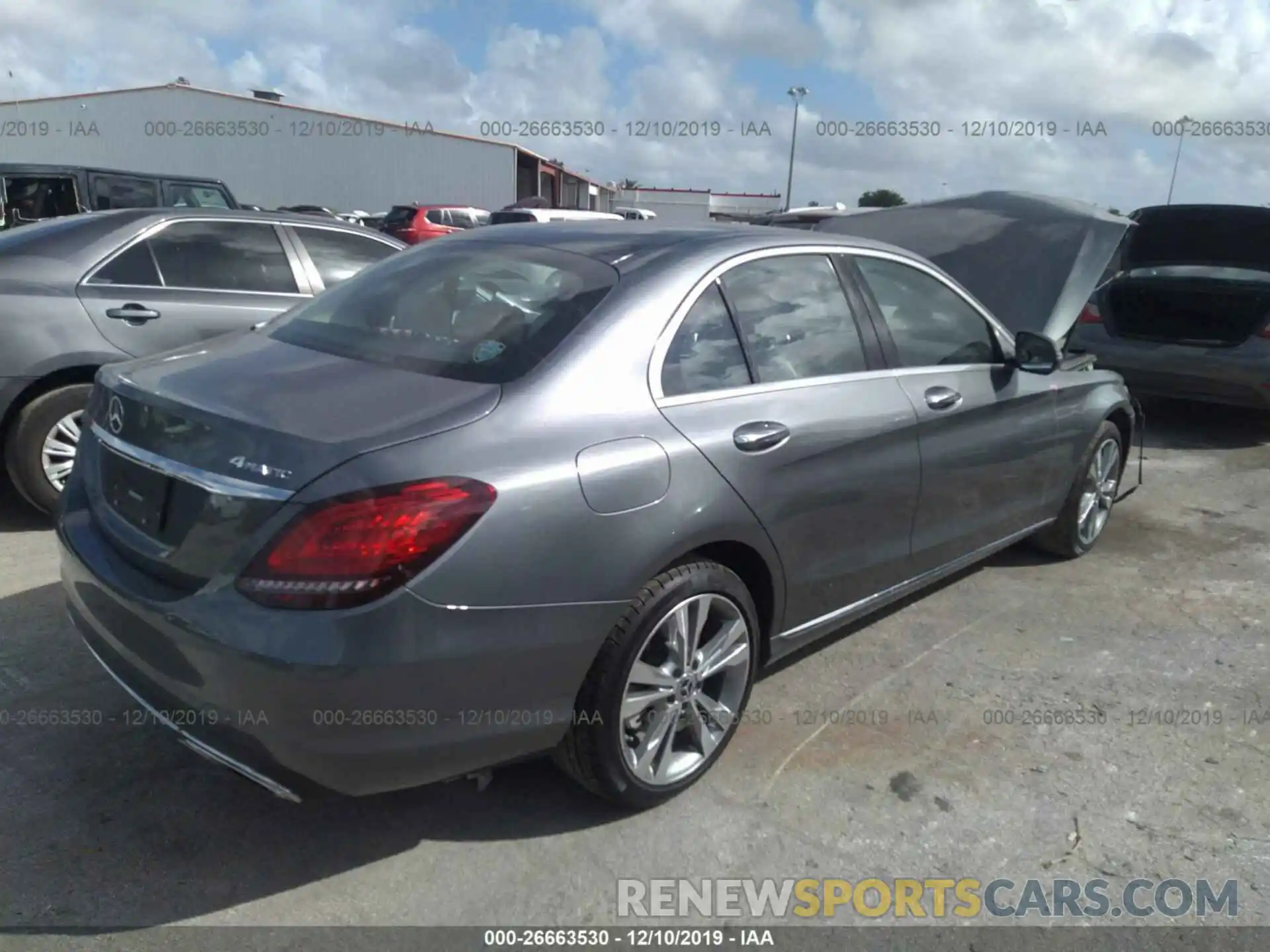 4 Photograph of a damaged car 55SWF8EB7KU297921 MERCEDES-BENZ C 2019