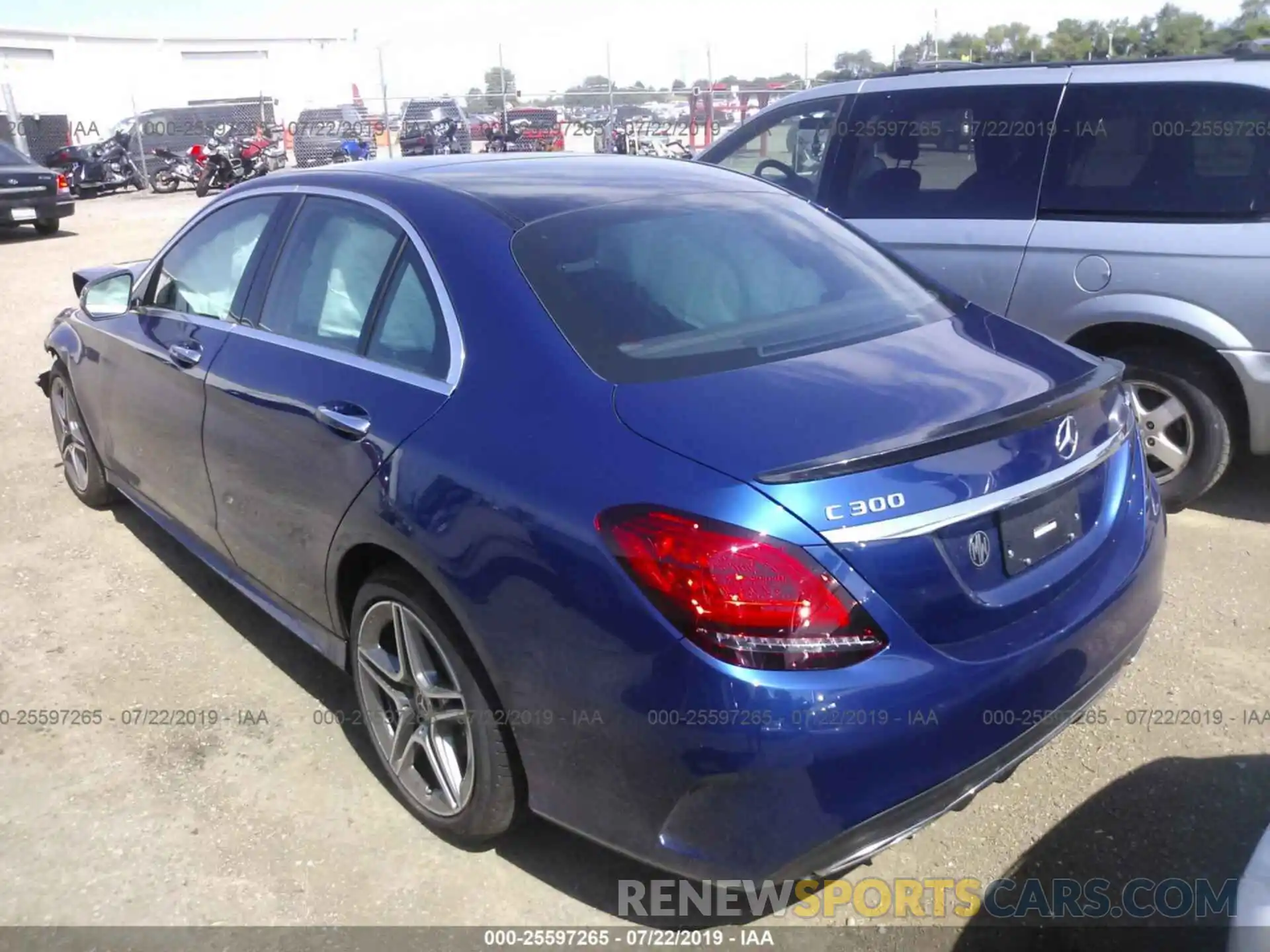 3 Photograph of a damaged car 55SWF8EB9KU306425 MERCEDES-BENZ C 2019