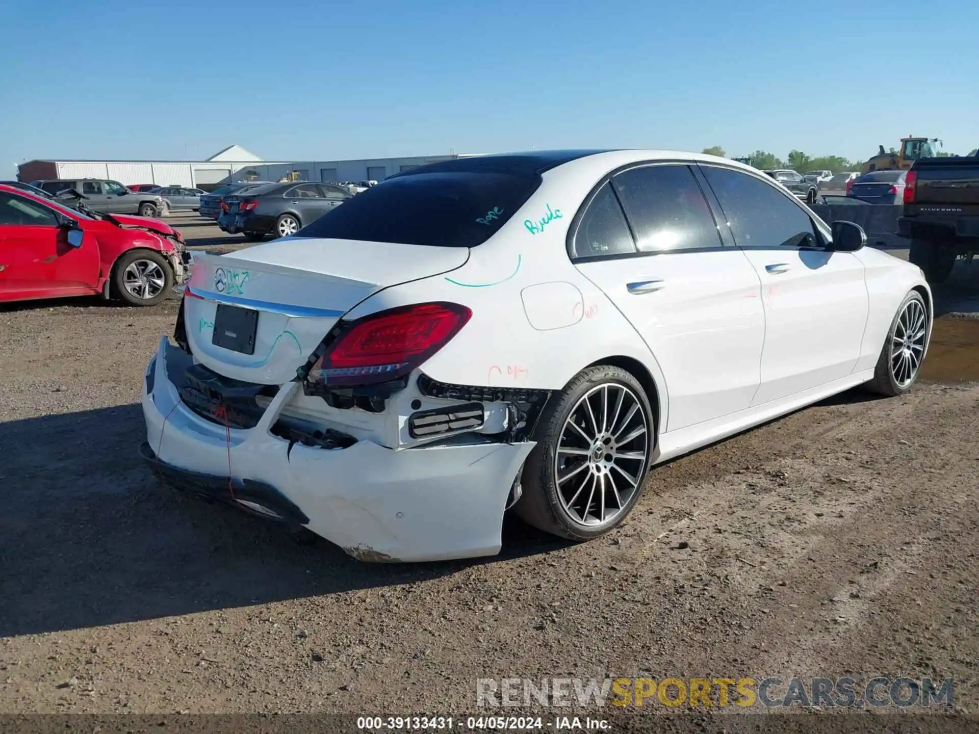 4 Photograph of a damaged car WDDWF8DB1LR527327 MERCEDES-BENZ C 2020