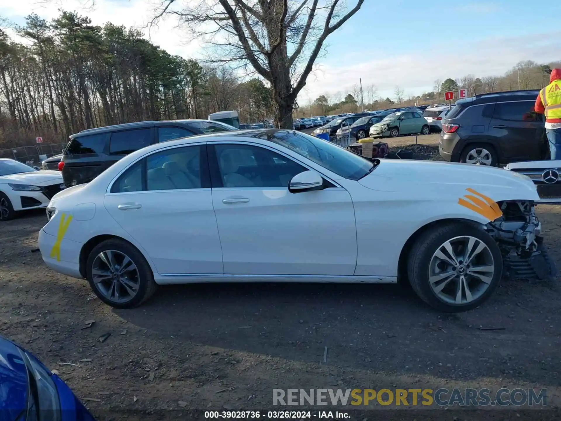 14 Photograph of a damaged car W1KWF8EB2MR629381 MERCEDES-BENZ C 2021