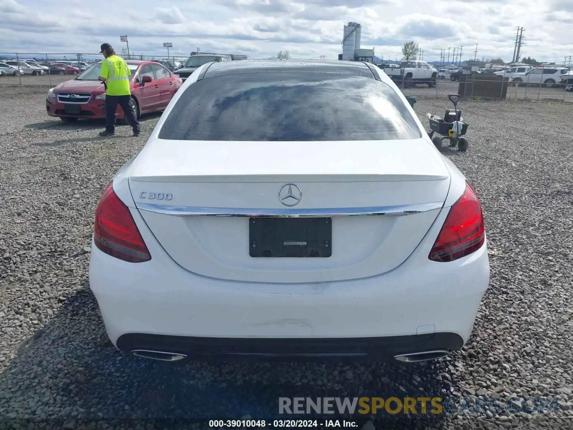 16 Photograph of a damaged car 55SWF8DB0KU297731 MERCEDES-BENZ C 300 2019