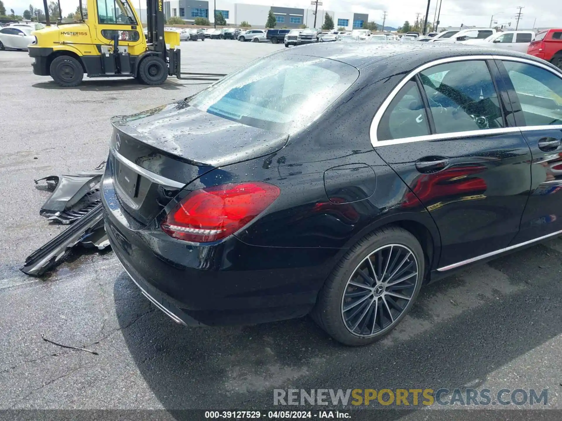 4 Photograph of a damaged car 55SWF8DB0KU310655 MERCEDES-BENZ C 300 2019