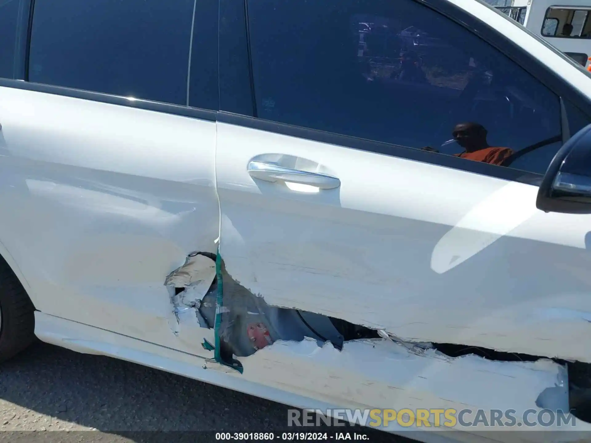 13 Photograph of a damaged car 55SWF8DB1KU303665 MERCEDES-BENZ C 300 2019