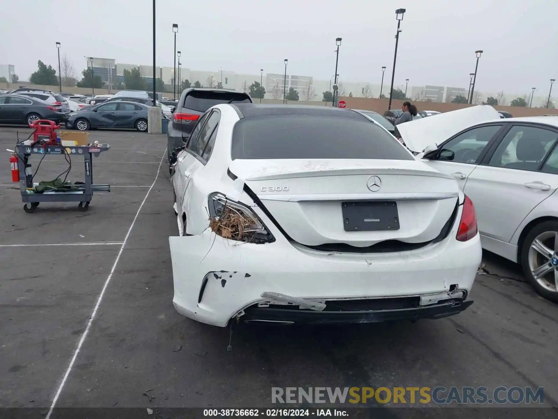 17 Photograph of a damaged car 55SWF8DB5KU295800 MERCEDES-BENZ C 300 2019