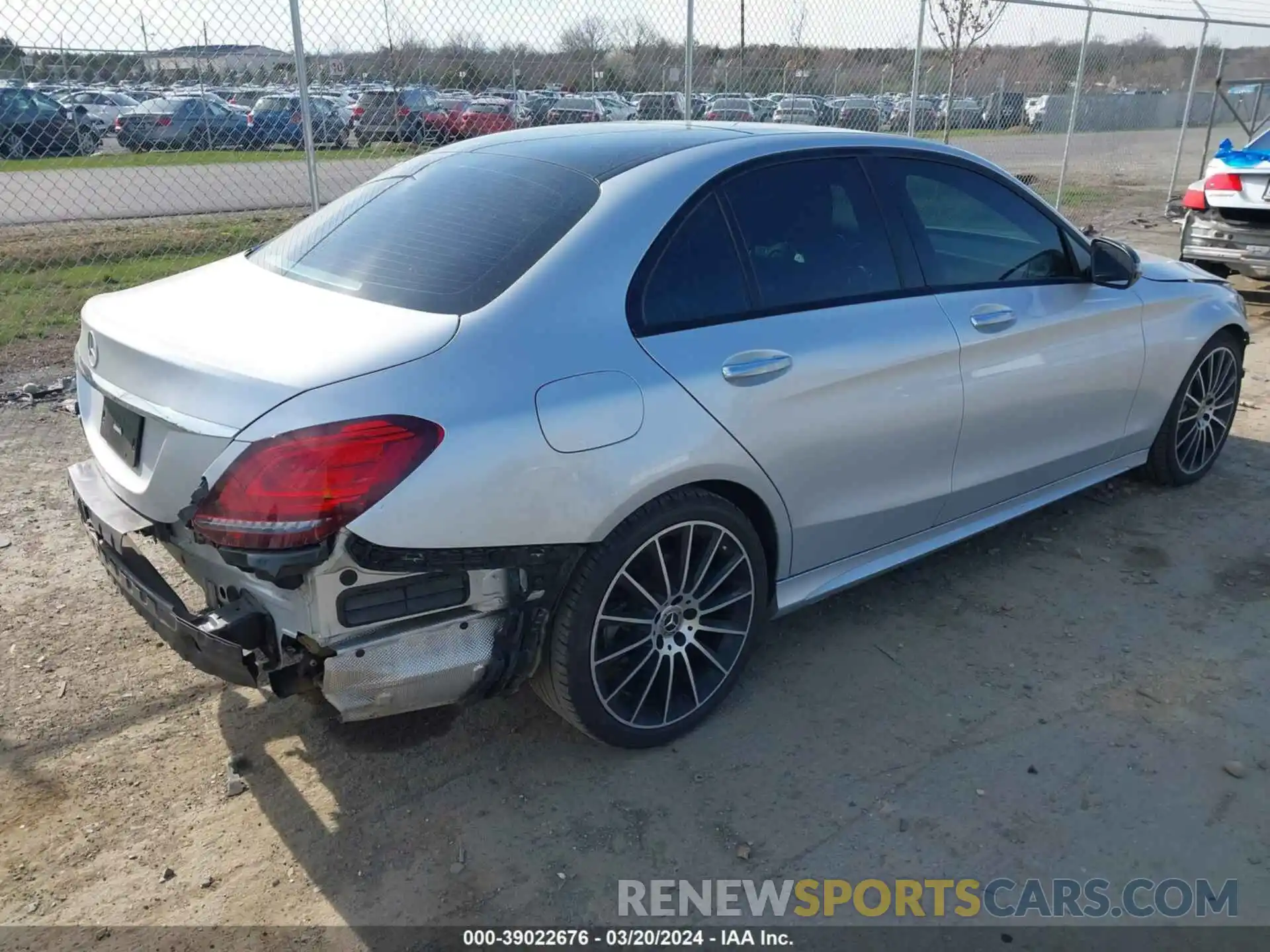 4 Photograph of a damaged car 55SWF8DB5KU297577 MERCEDES-BENZ C 300 2019