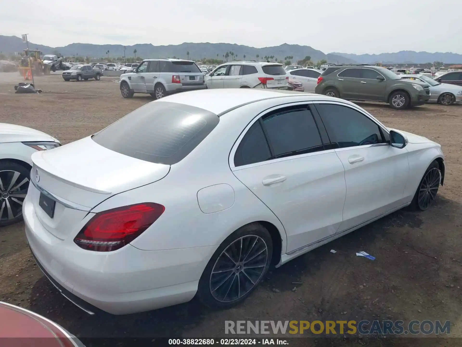 4 Photograph of a damaged car 55SWF8DB5KU300316 MERCEDES-BENZ C 300 2019