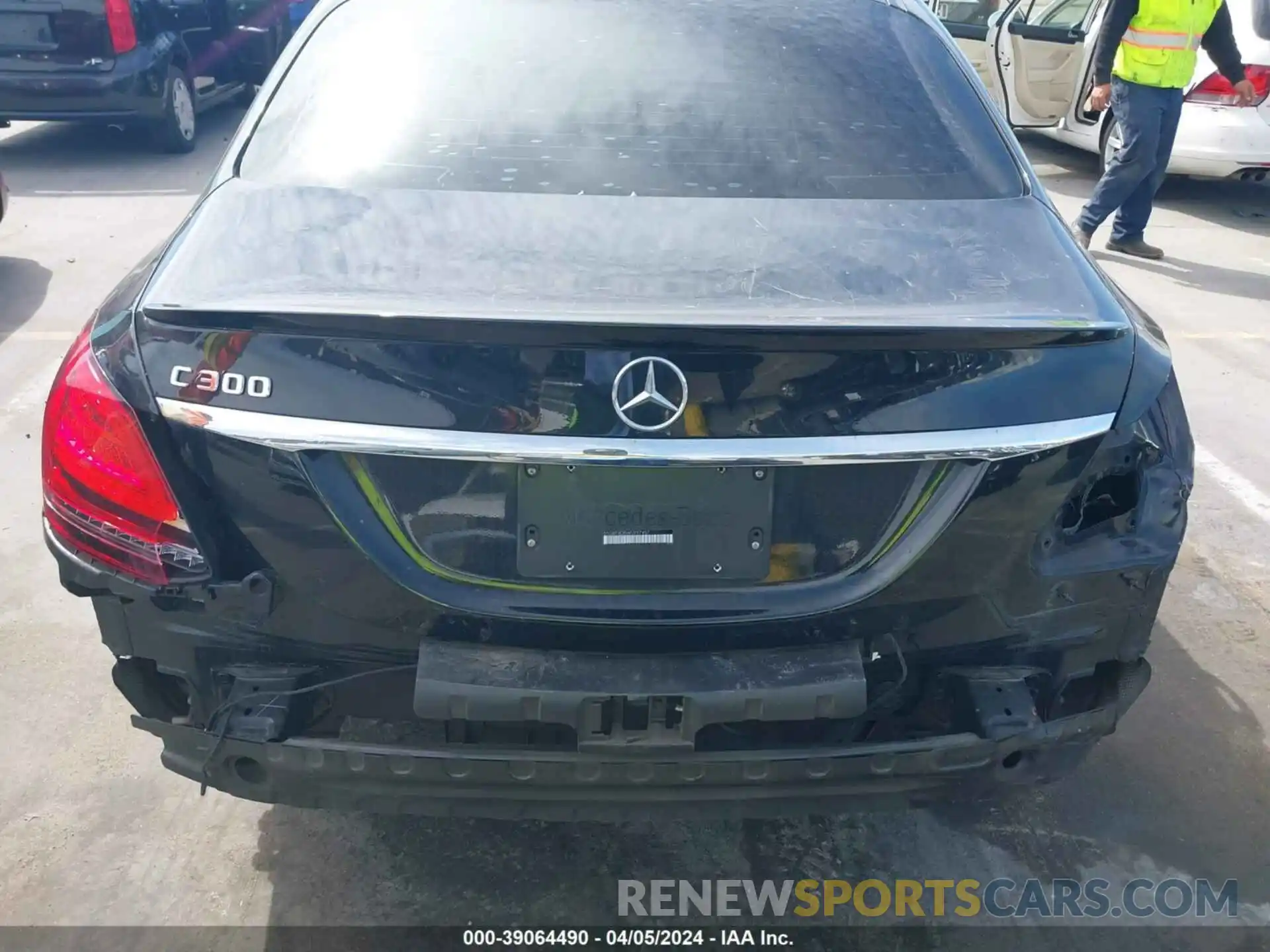 16 Photograph of a damaged car 55SWF8DB6KU297457 MERCEDES-BENZ C 300 2019