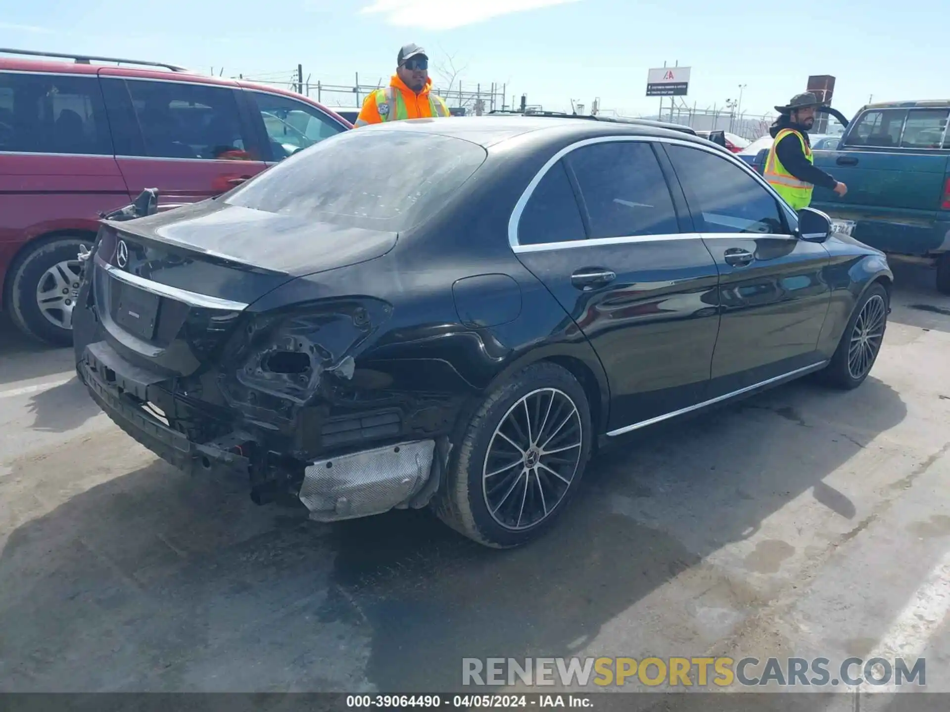 4 Photograph of a damaged car 55SWF8DB6KU297457 MERCEDES-BENZ C 300 2019