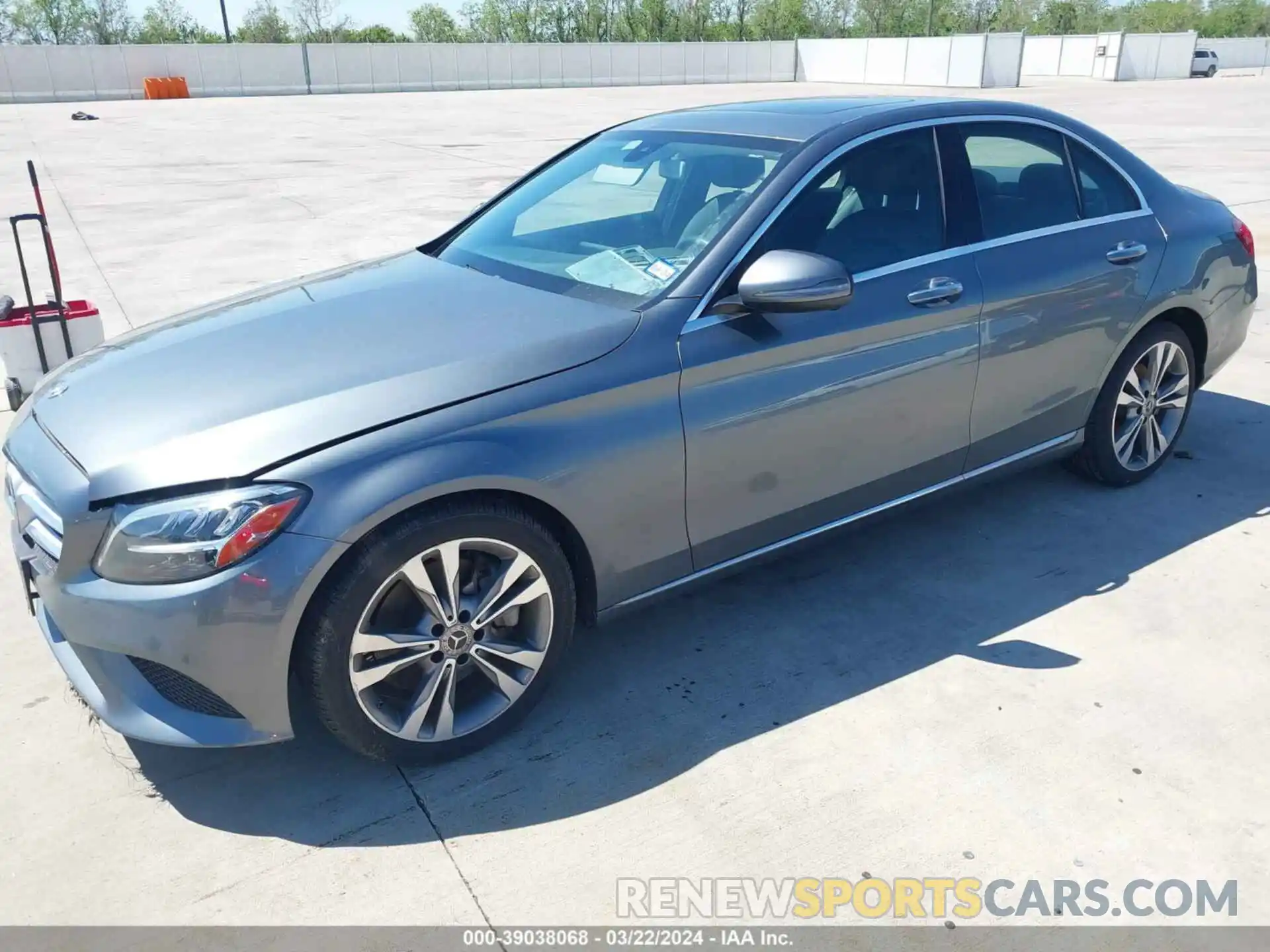 2 Photograph of a damaged car 55SWF8DB6KU299662 MERCEDES-BENZ C 300 2019