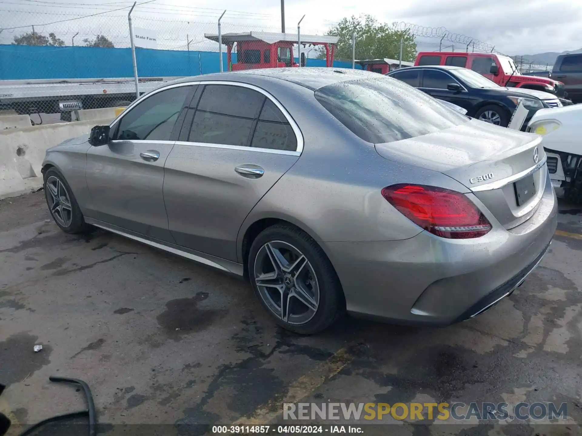 3 Фотография поврежденного автомобиля 55SWF8DB7KU277251 MERCEDES-BENZ C 300 2019