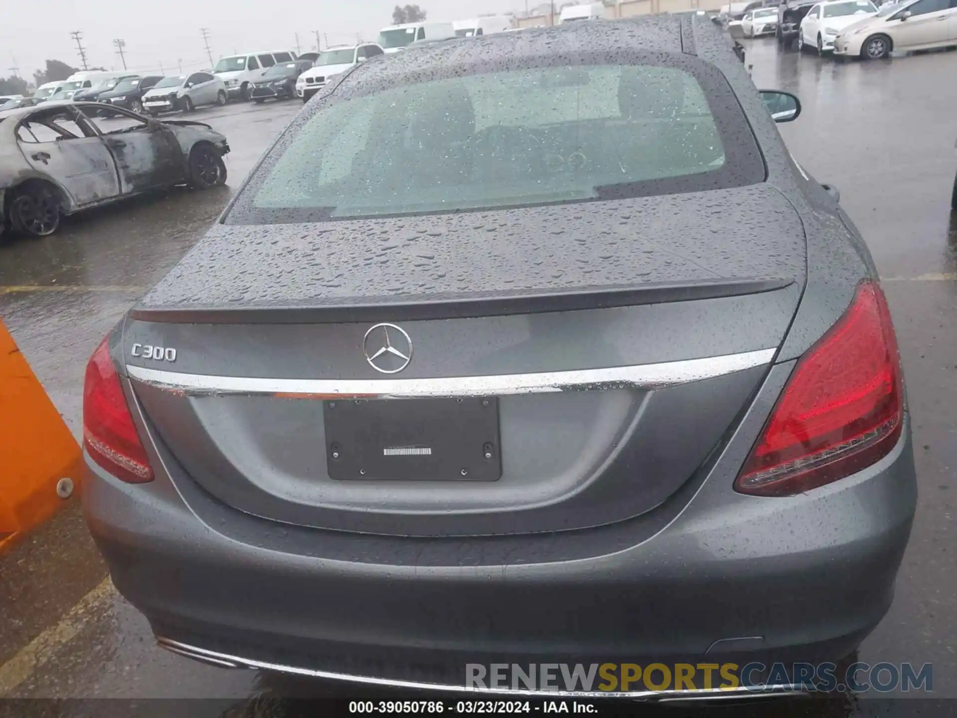 17 Photograph of a damaged car 55SWF8DB8KU297914 MERCEDES-BENZ C 300 2019