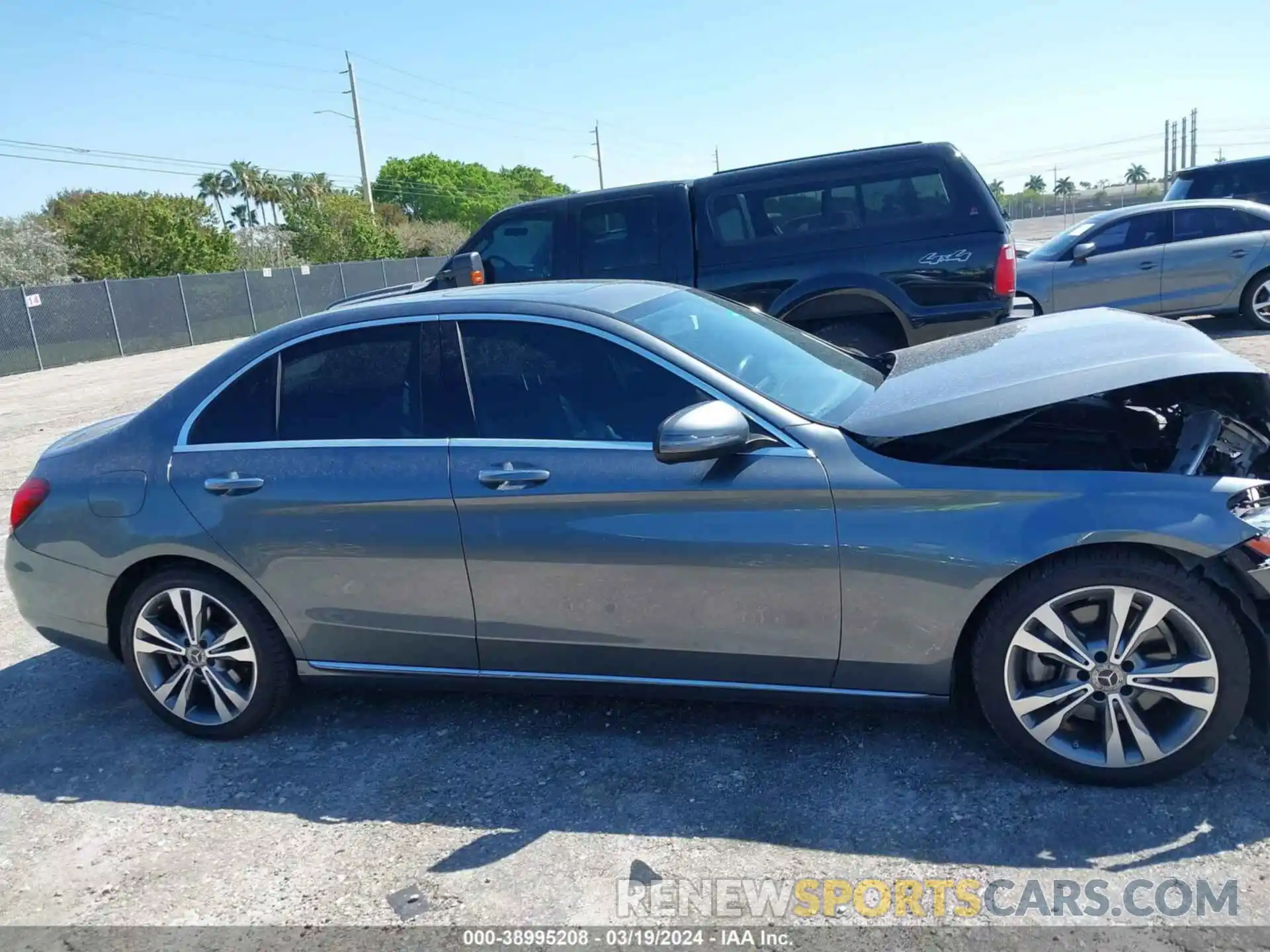 14 Photograph of a damaged car 55SWF8DB8KU300424 MERCEDES-BENZ C 300 2019