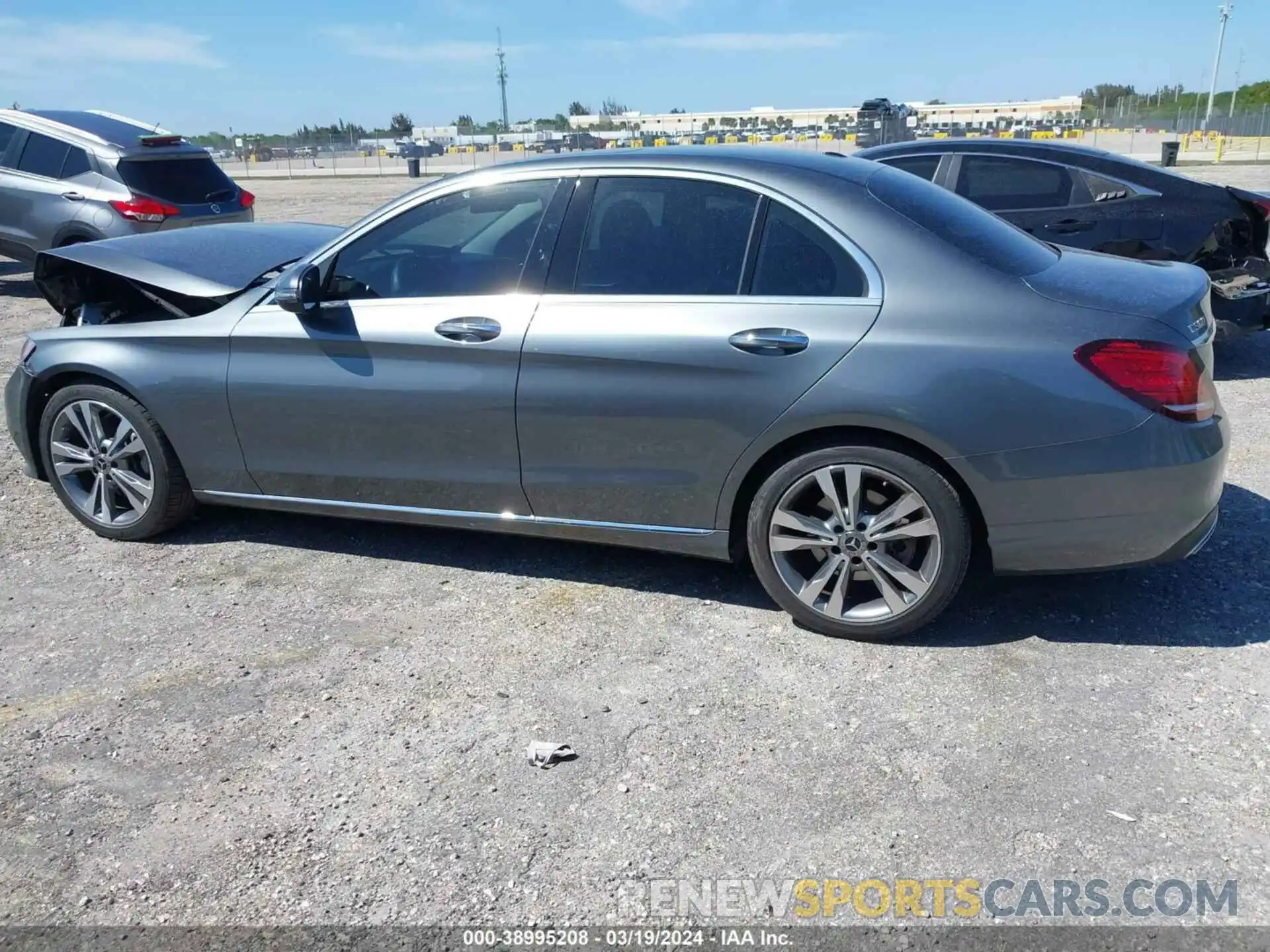 15 Photograph of a damaged car 55SWF8DB8KU300424 MERCEDES-BENZ C 300 2019