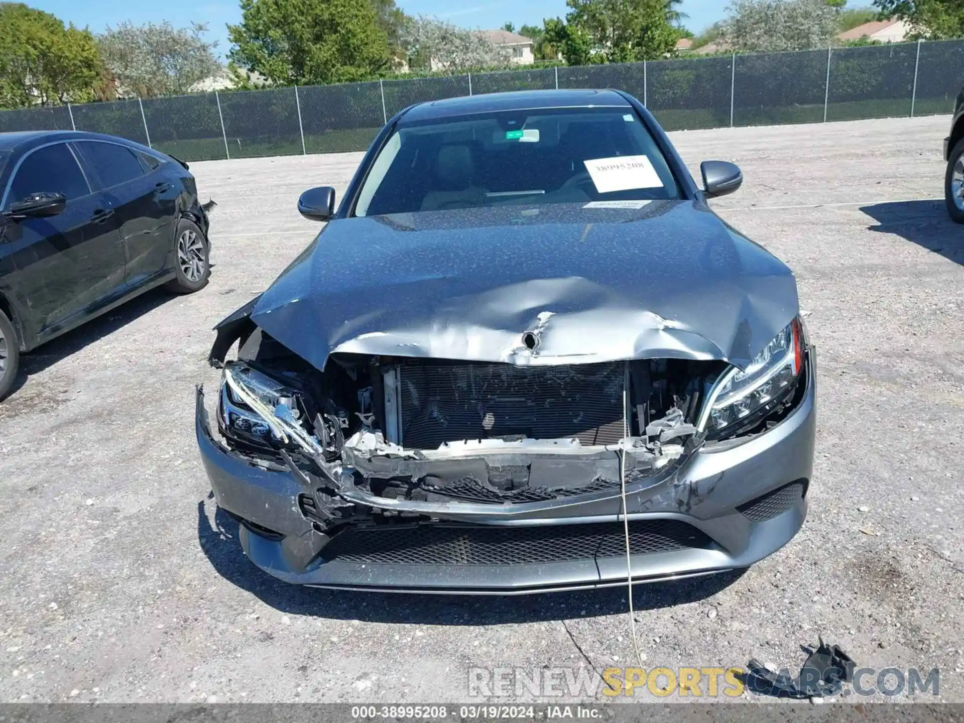 6 Photograph of a damaged car 55SWF8DB8KU300424 MERCEDES-BENZ C 300 2019