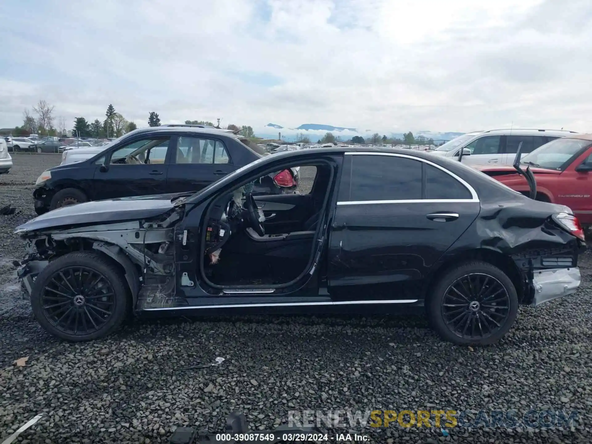 14 Photograph of a damaged car 55SWF8DB9KU301615 MERCEDES-BENZ C 300 2019