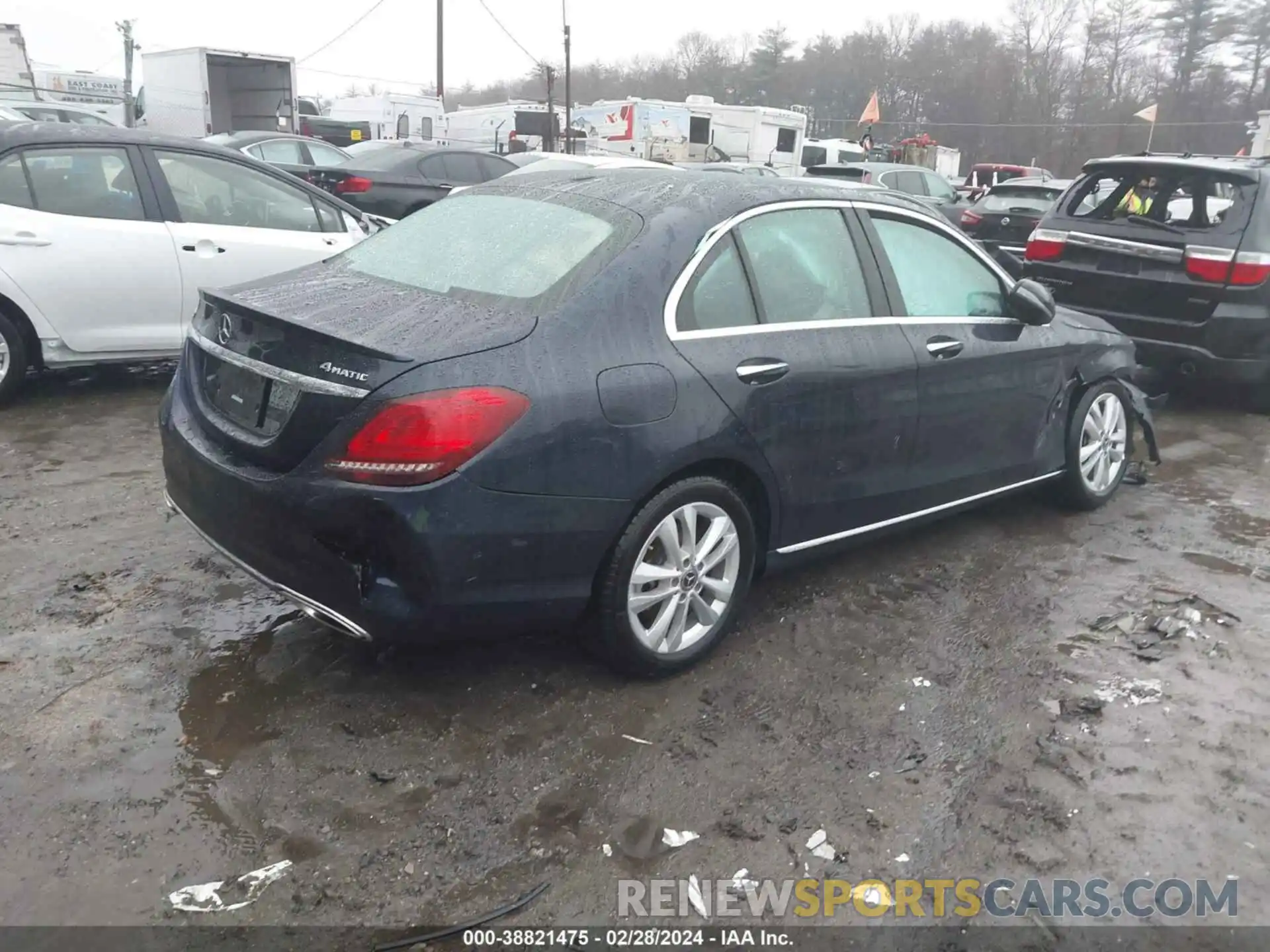 4 Photograph of a damaged car 55SWF8EBXKU293829 MERCEDES-BENZ C 300 2019