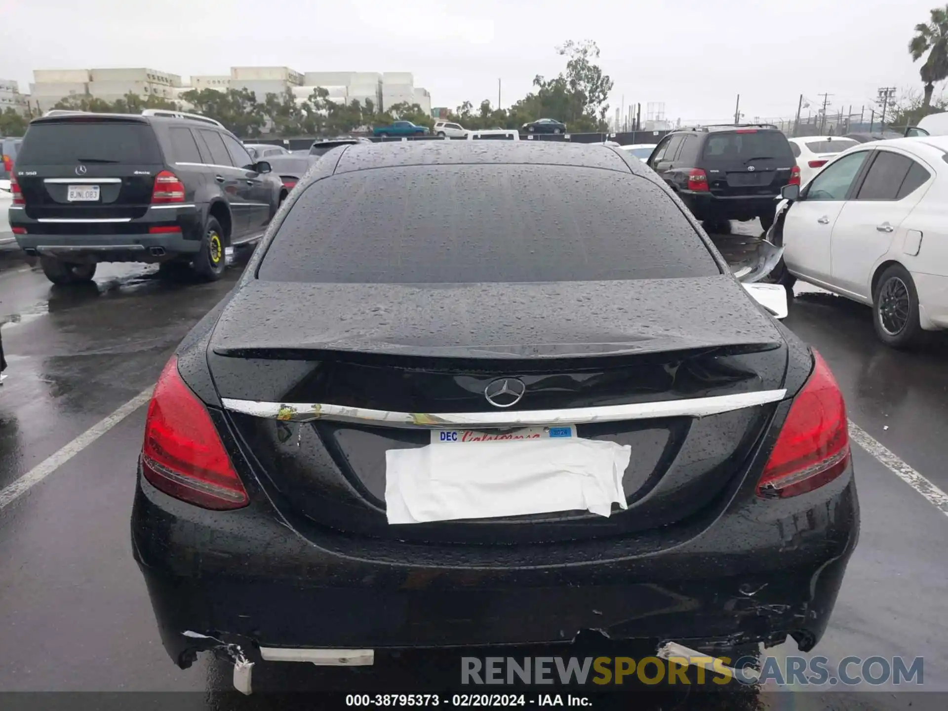 16 Photograph of a damaged car WDDWF8DB2KR458078 MERCEDES-BENZ C 300 2019