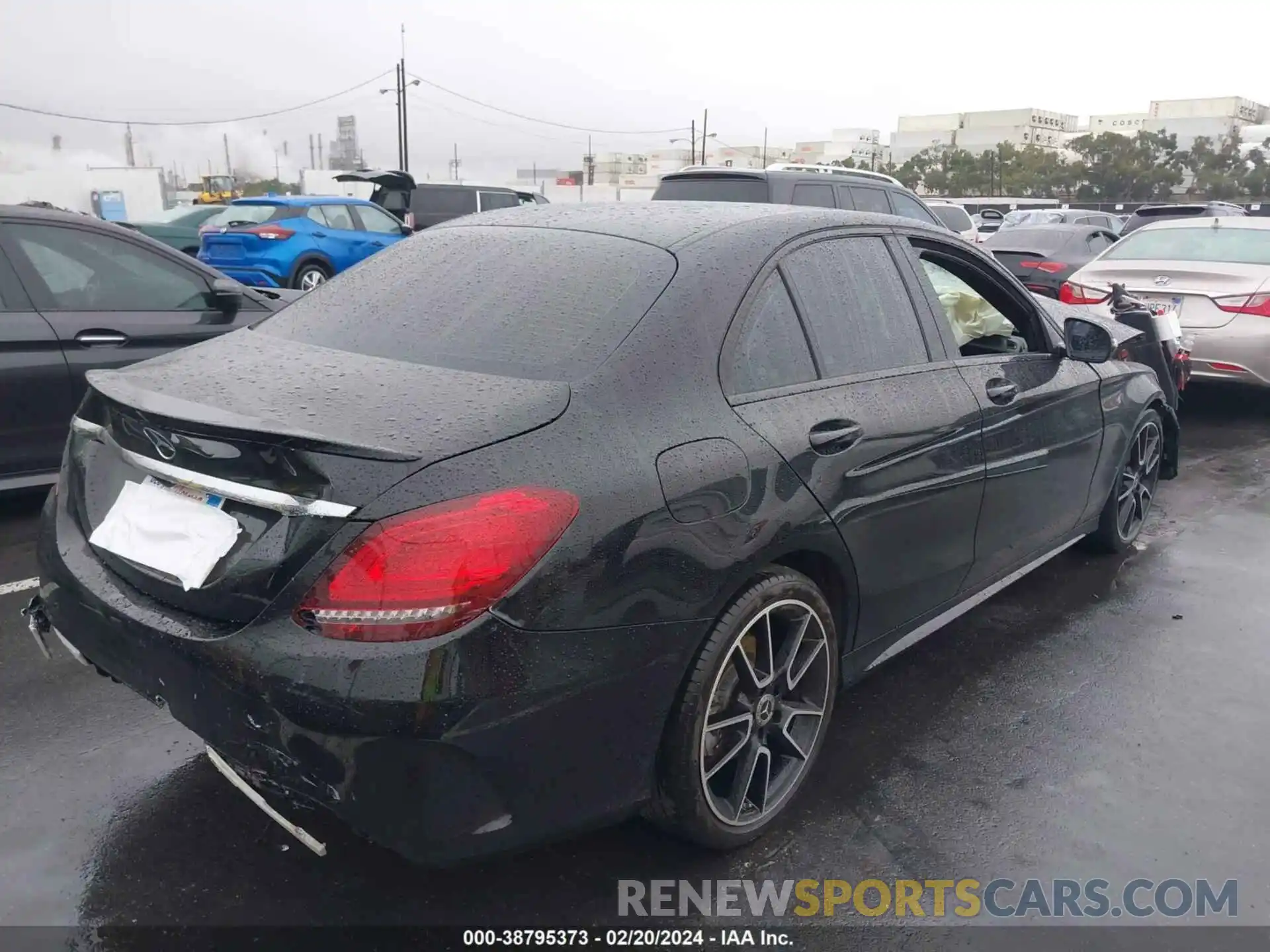 4 Photograph of a damaged car WDDWF8DB2KR458078 MERCEDES-BENZ C 300 2019