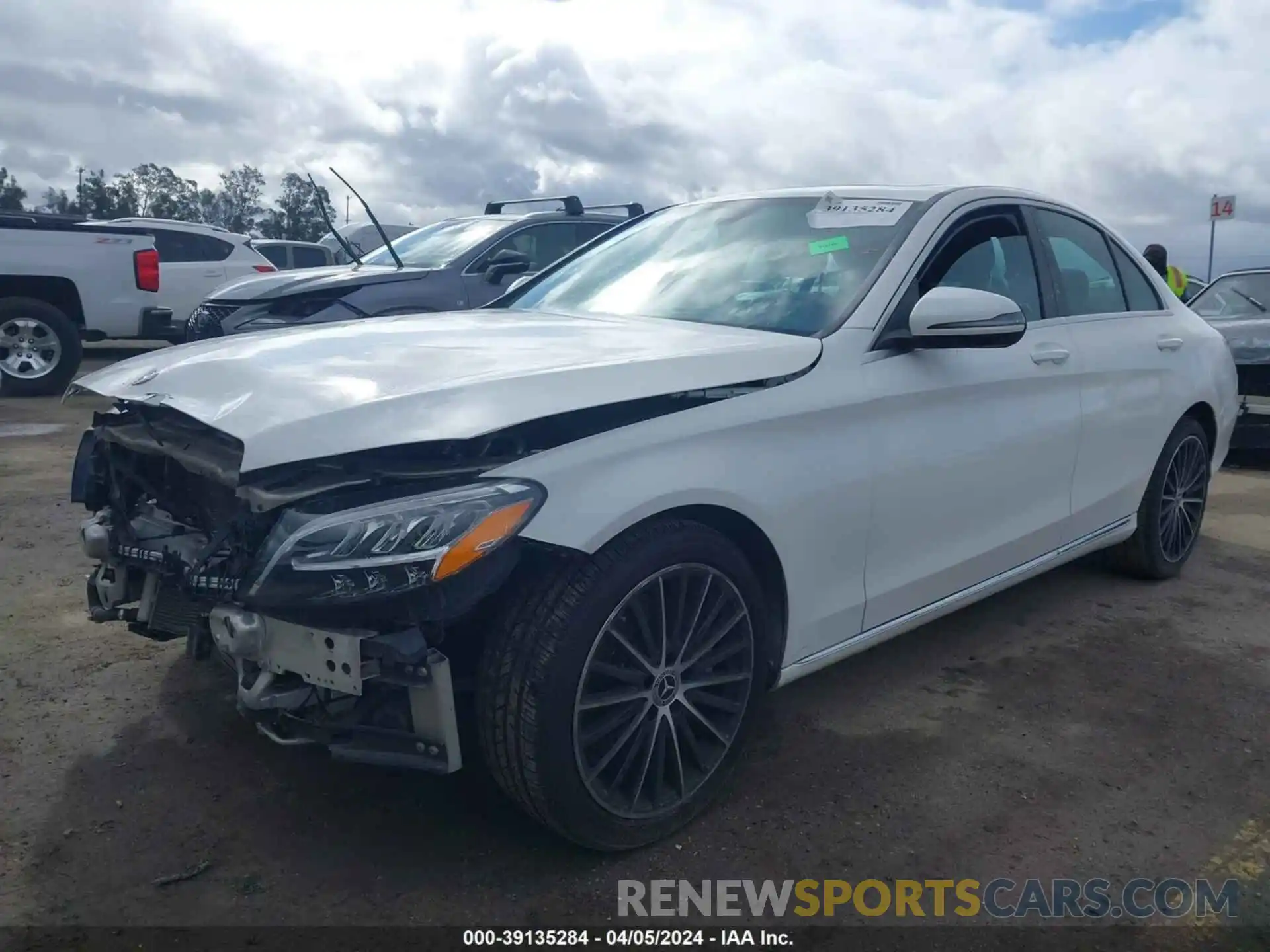 2 Photograph of a damaged car WDDWF8DB5KR462951 MERCEDES-BENZ C 300 2019