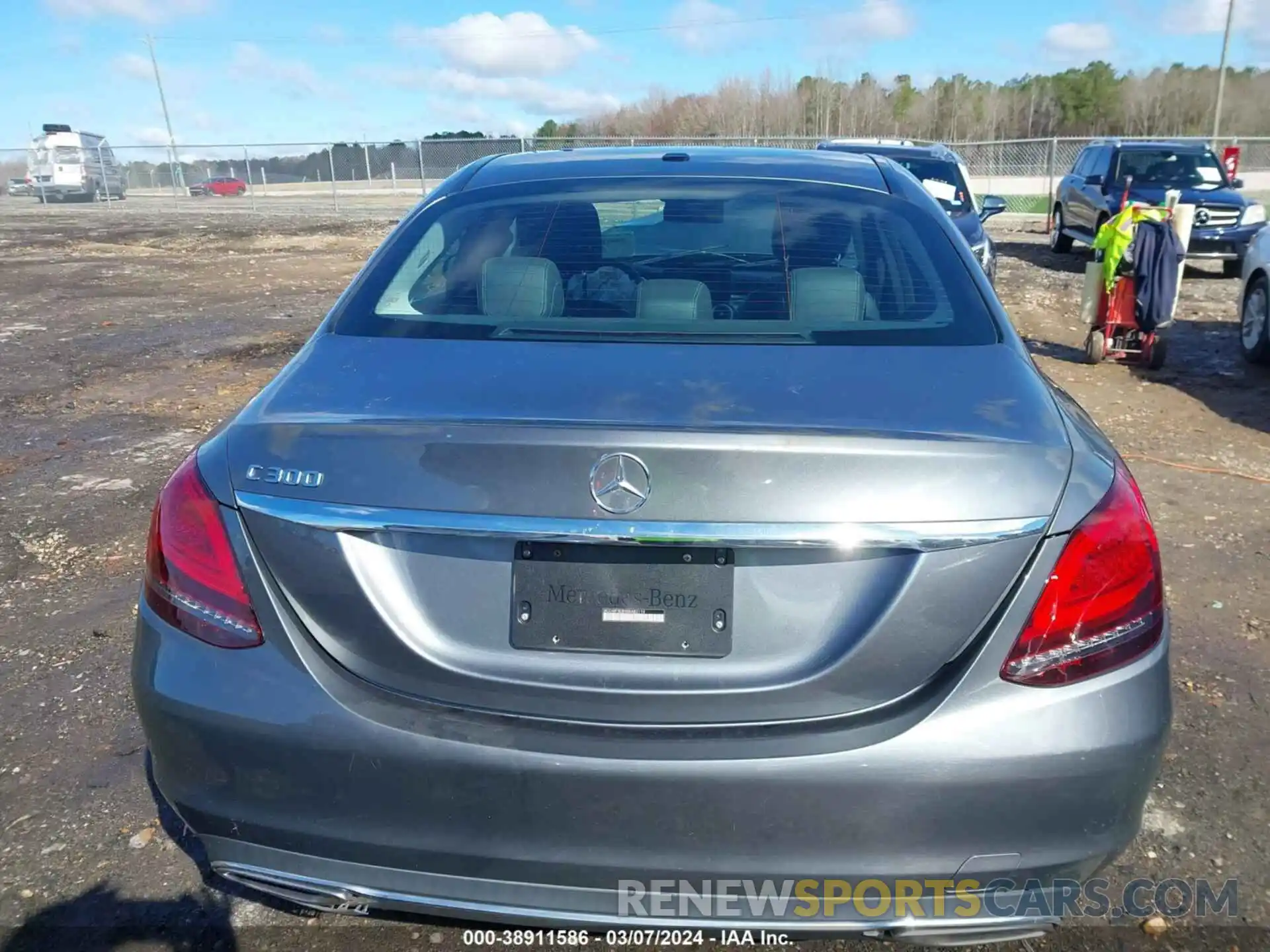 16 Photograph of a damaged car WDDWF8DB5KR483119 MERCEDES-BENZ C 300 2019