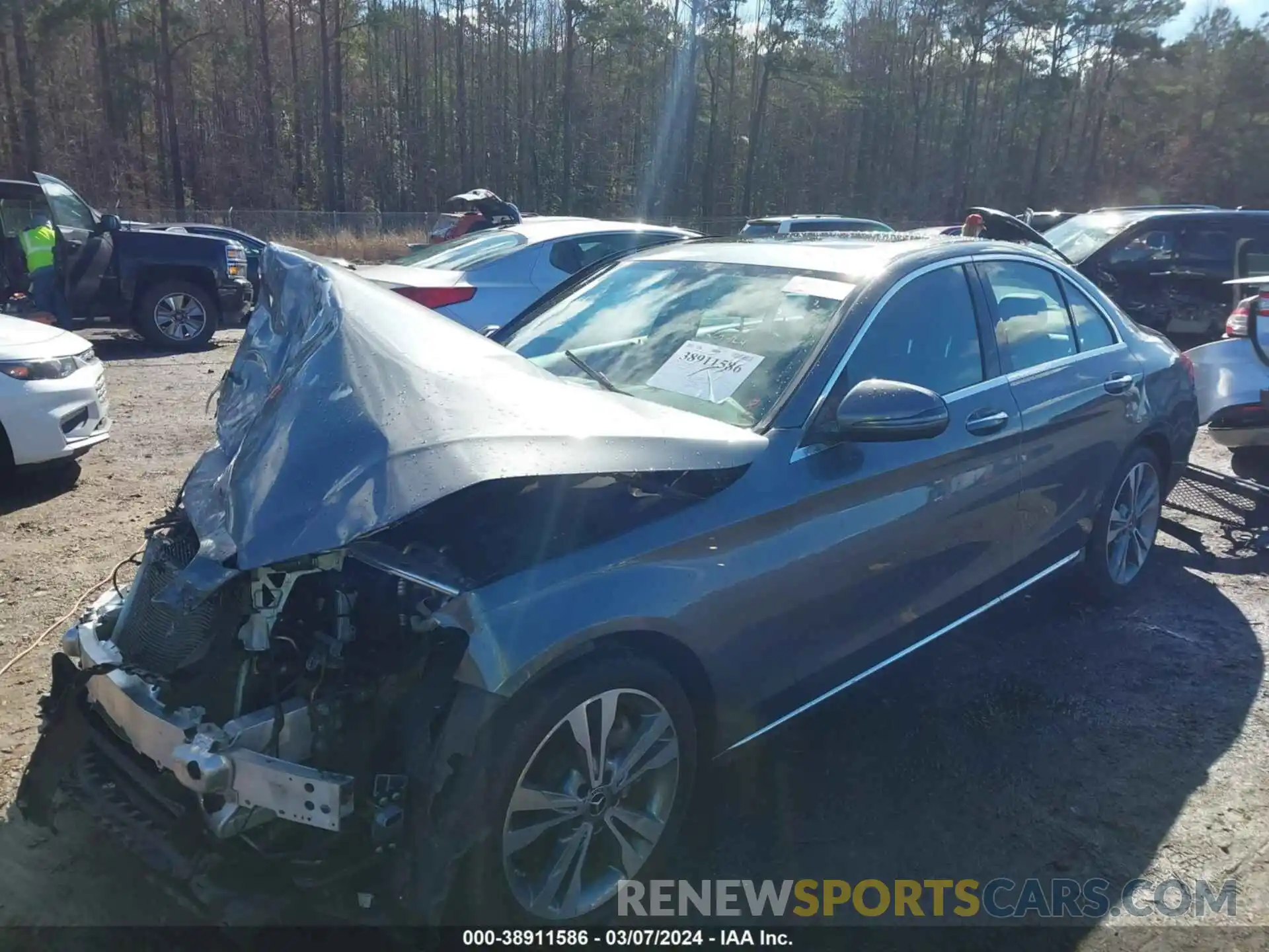 2 Photograph of a damaged car WDDWF8DB5KR483119 MERCEDES-BENZ C 300 2019