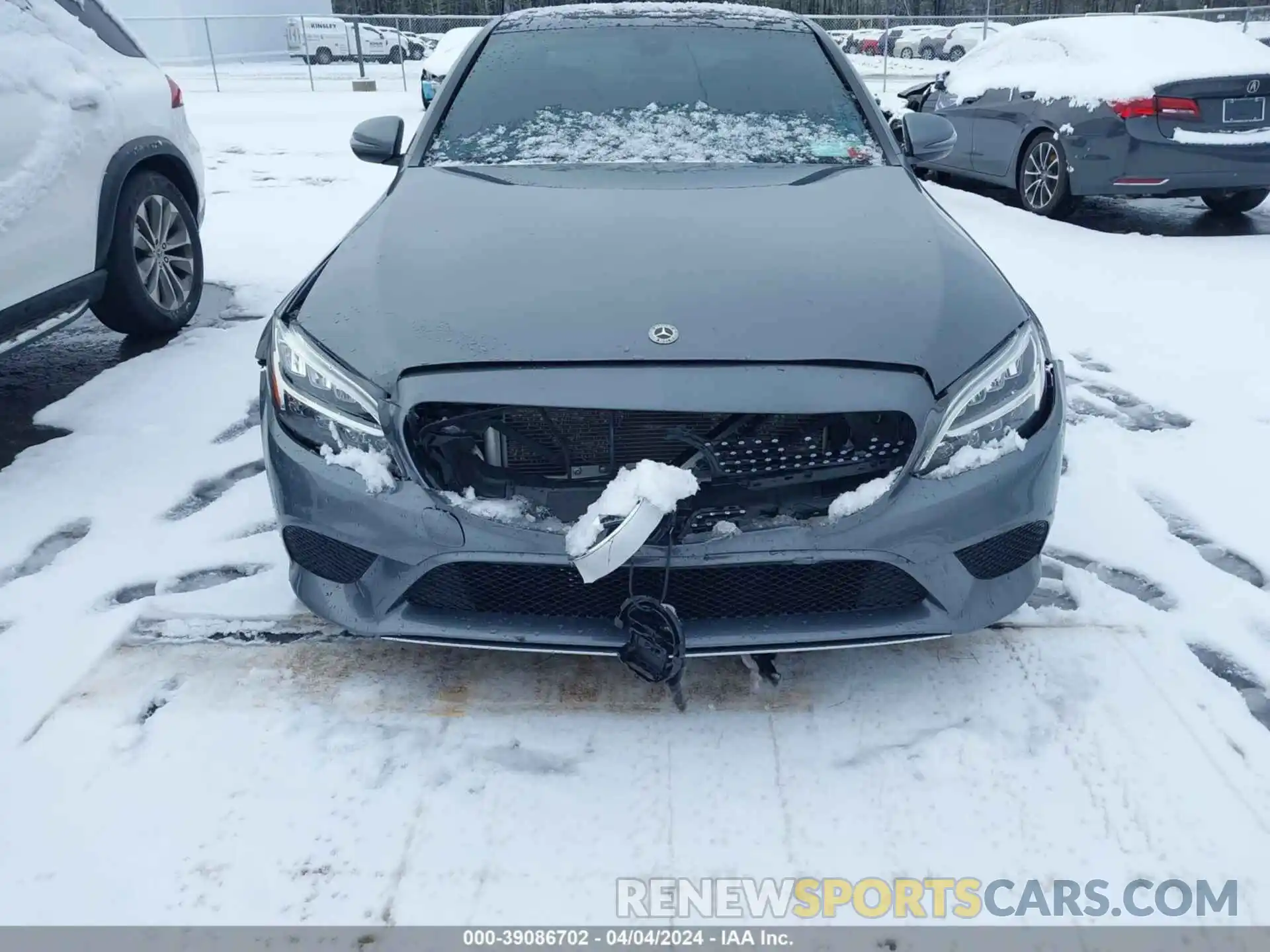 12 Photograph of a damaged car WDDWF8EB5KR479537 MERCEDES-BENZ C 300 2019