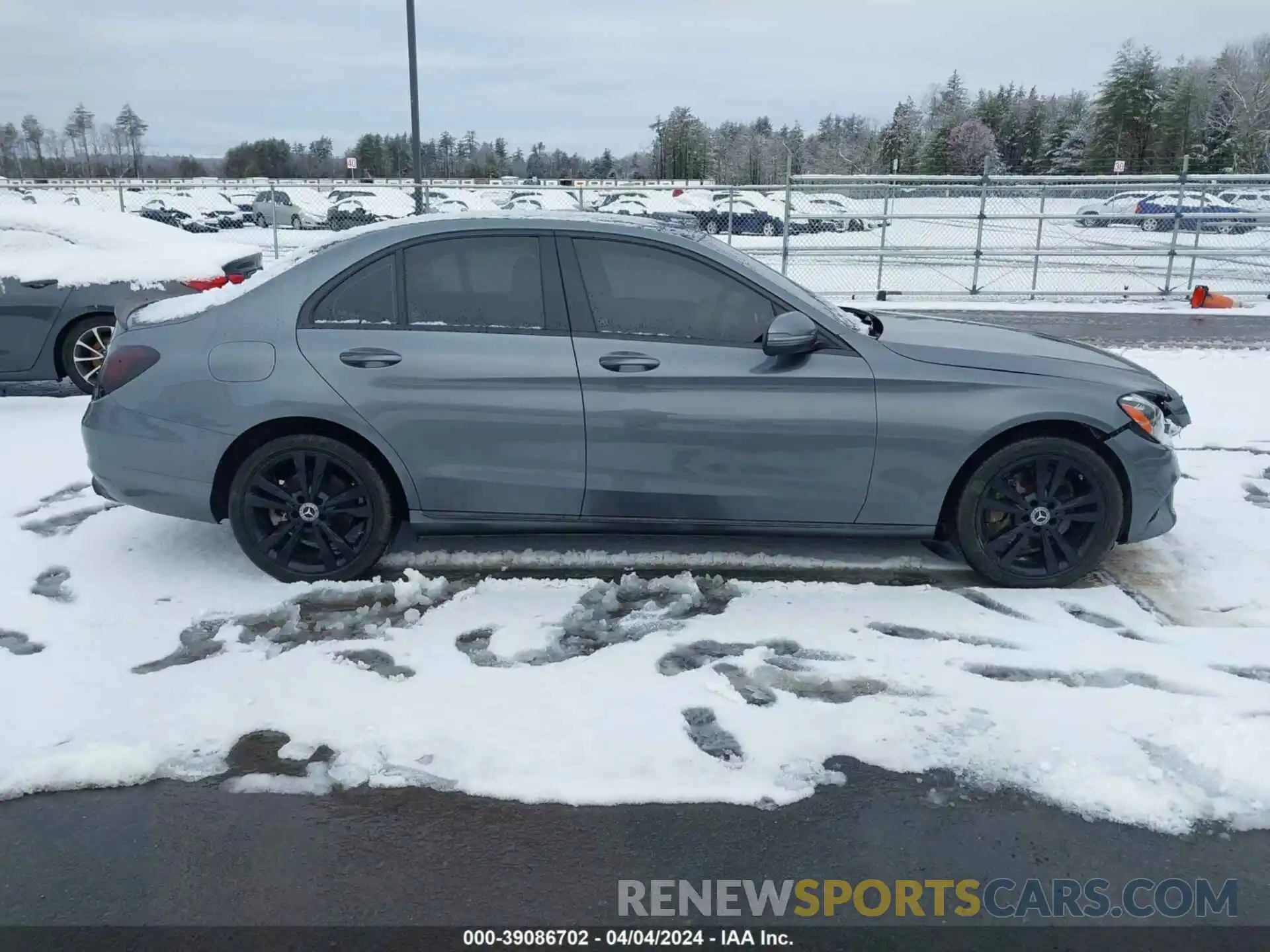 13 Photograph of a damaged car WDDWF8EB5KR479537 MERCEDES-BENZ C 300 2019