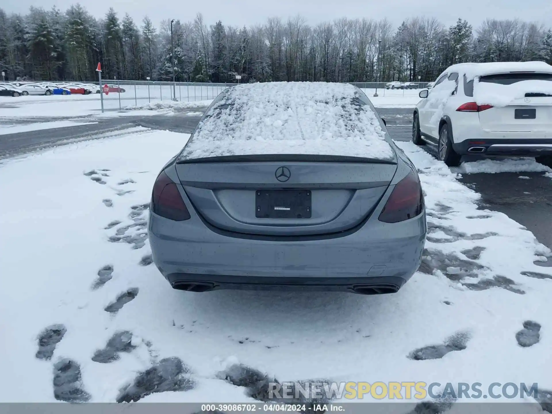 16 Photograph of a damaged car WDDWF8EB5KR479537 MERCEDES-BENZ C 300 2019