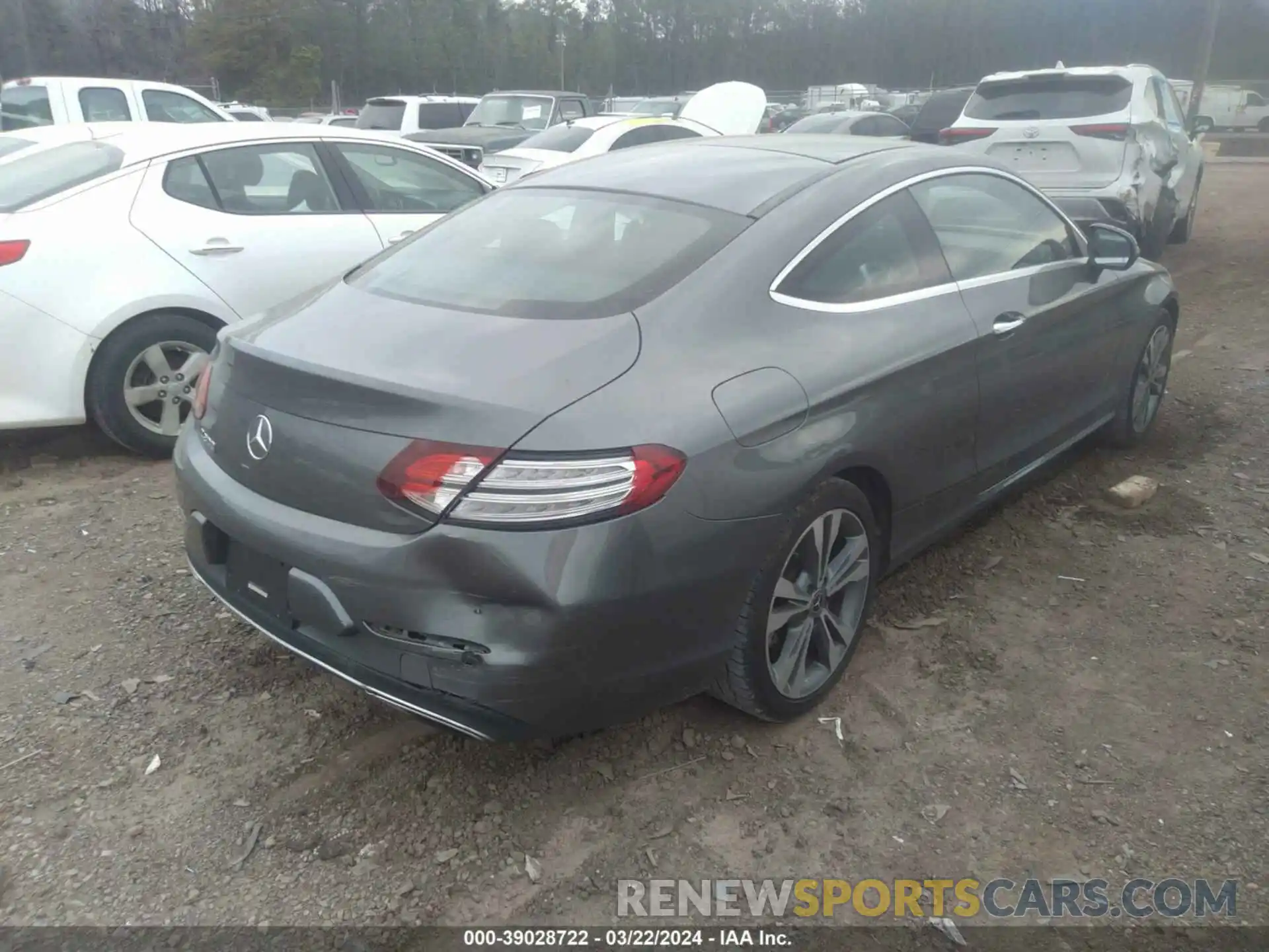 18 Photograph of a damaged car WDDWJ8DB1KF896638 MERCEDES-BENZ C 300 2019