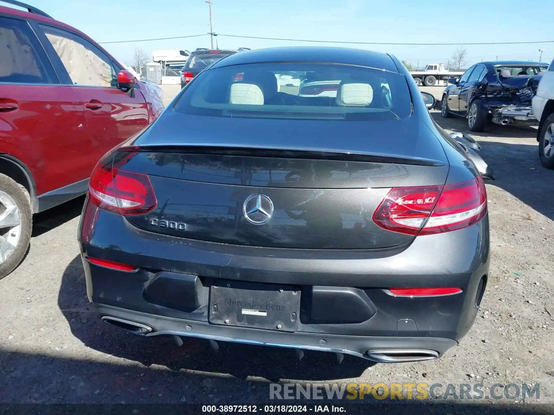 17 Photograph of a damaged car WDDWJ8DB4KF877436 MERCEDES-BENZ C 300 2019