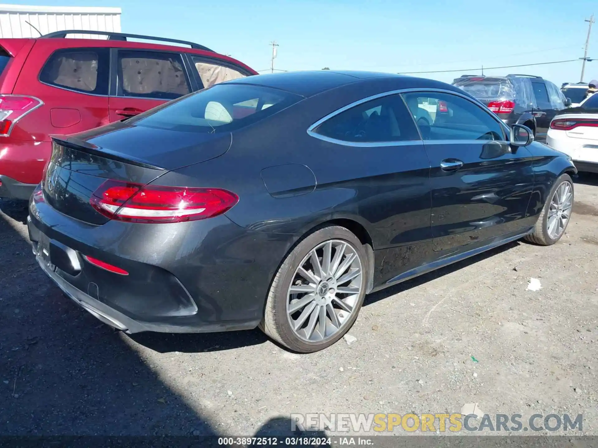 4 Photograph of a damaged car WDDWJ8DB4KF877436 MERCEDES-BENZ C 300 2019