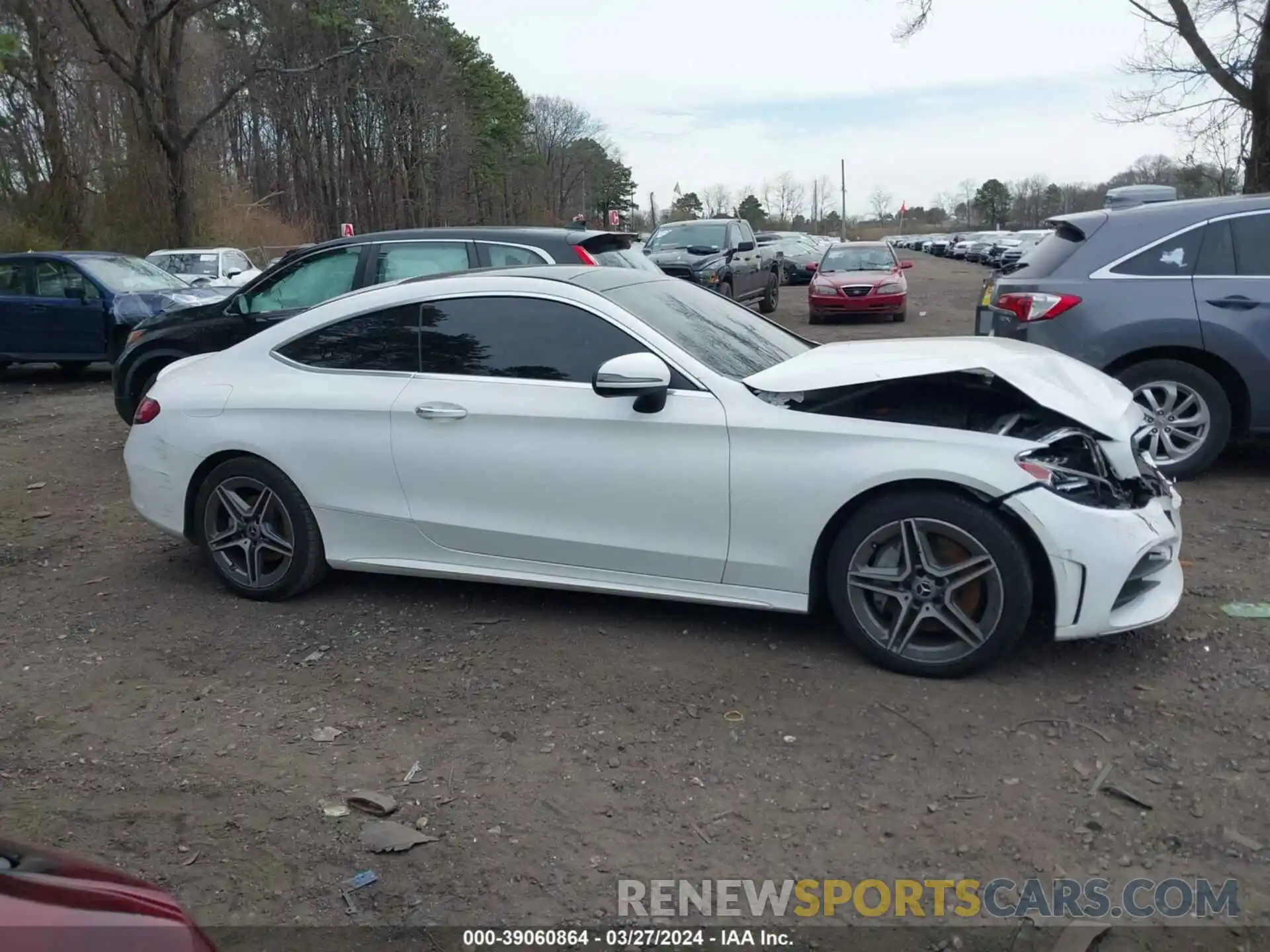 13 Photograph of a damaged car WDDWJ8EB8KF776558 MERCEDES-BENZ C 300 2019