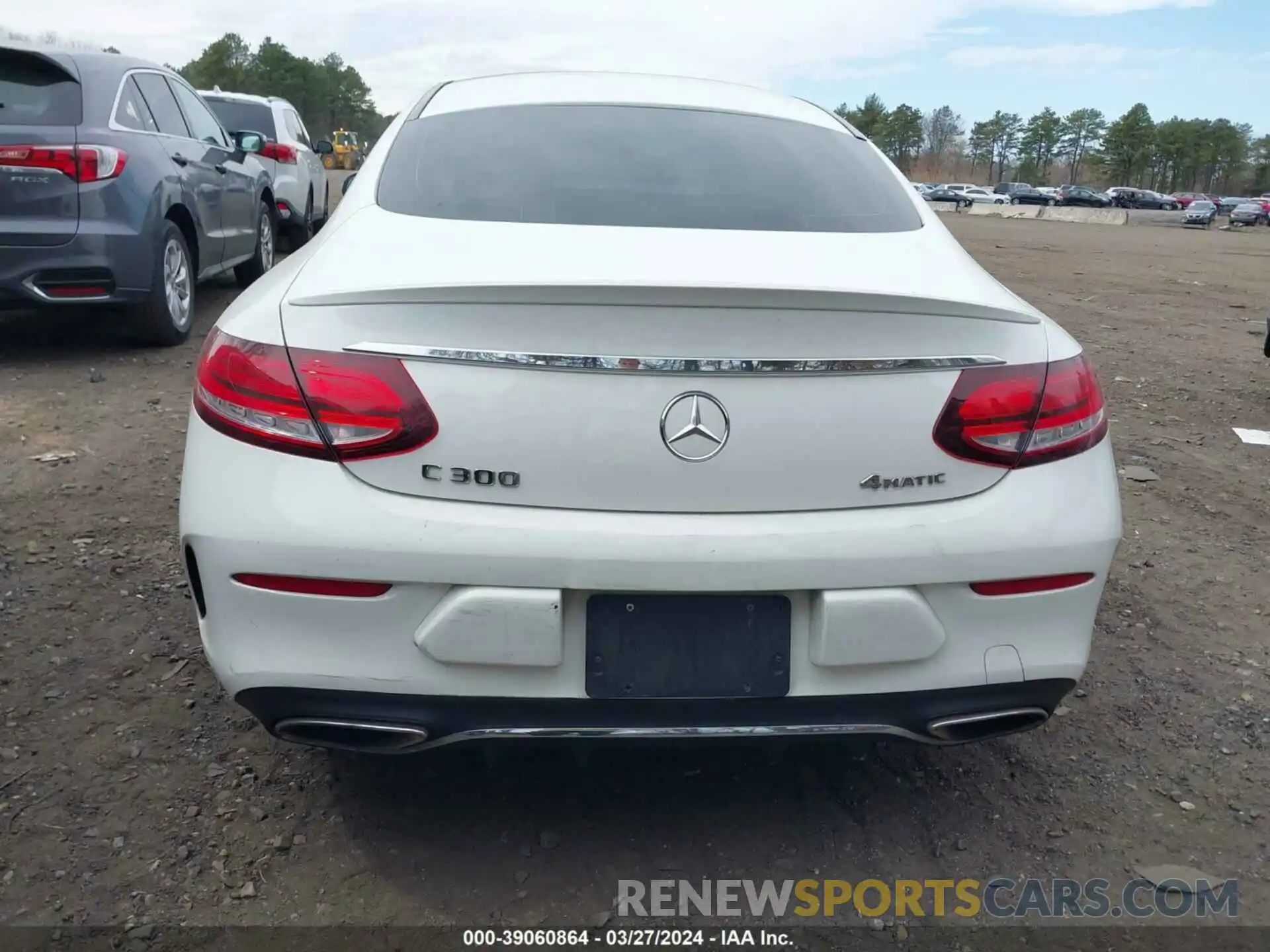 16 Photograph of a damaged car WDDWJ8EB8KF776558 MERCEDES-BENZ C 300 2019