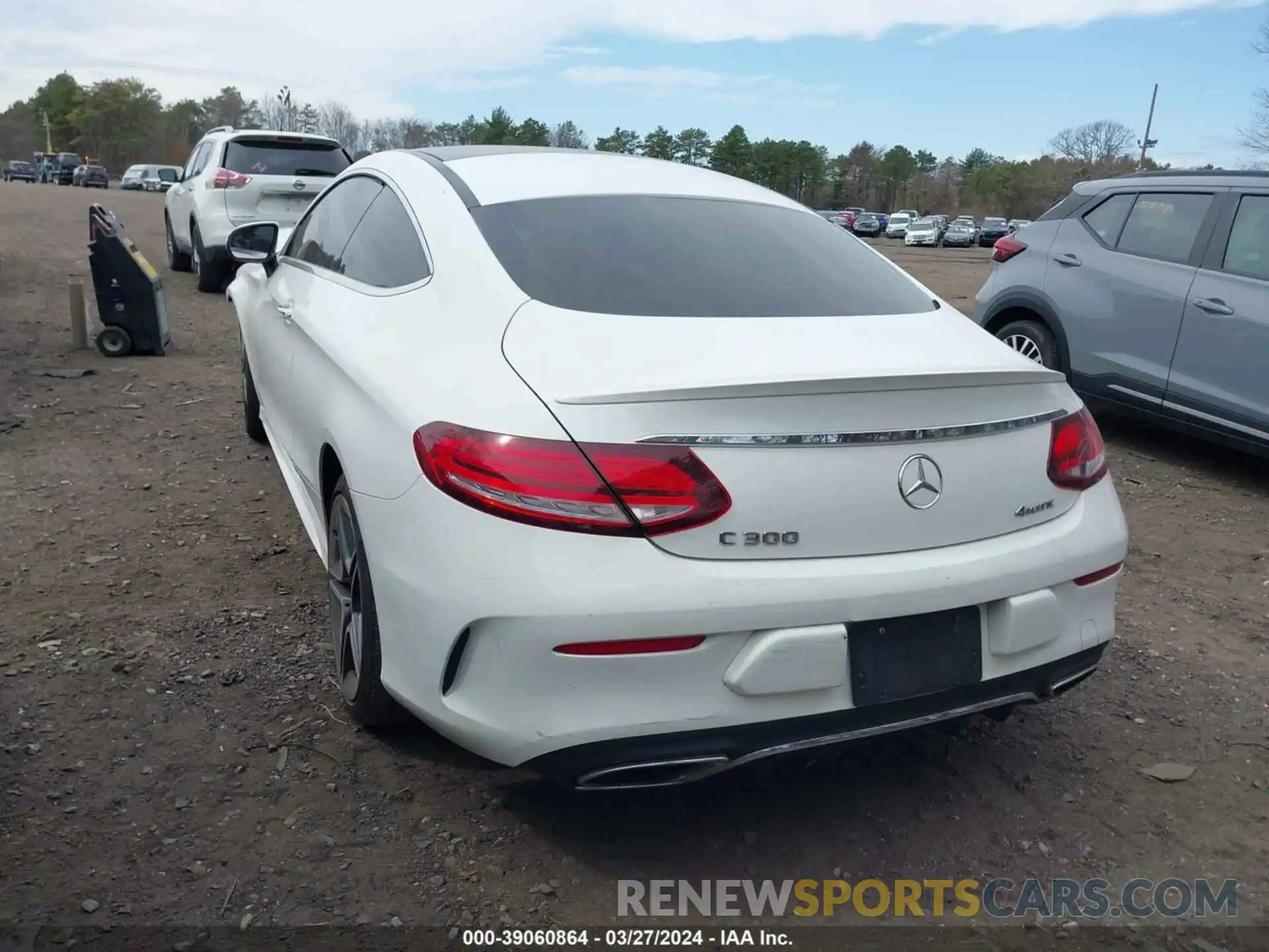 3 Photograph of a damaged car WDDWJ8EB8KF776558 MERCEDES-BENZ C 300 2019