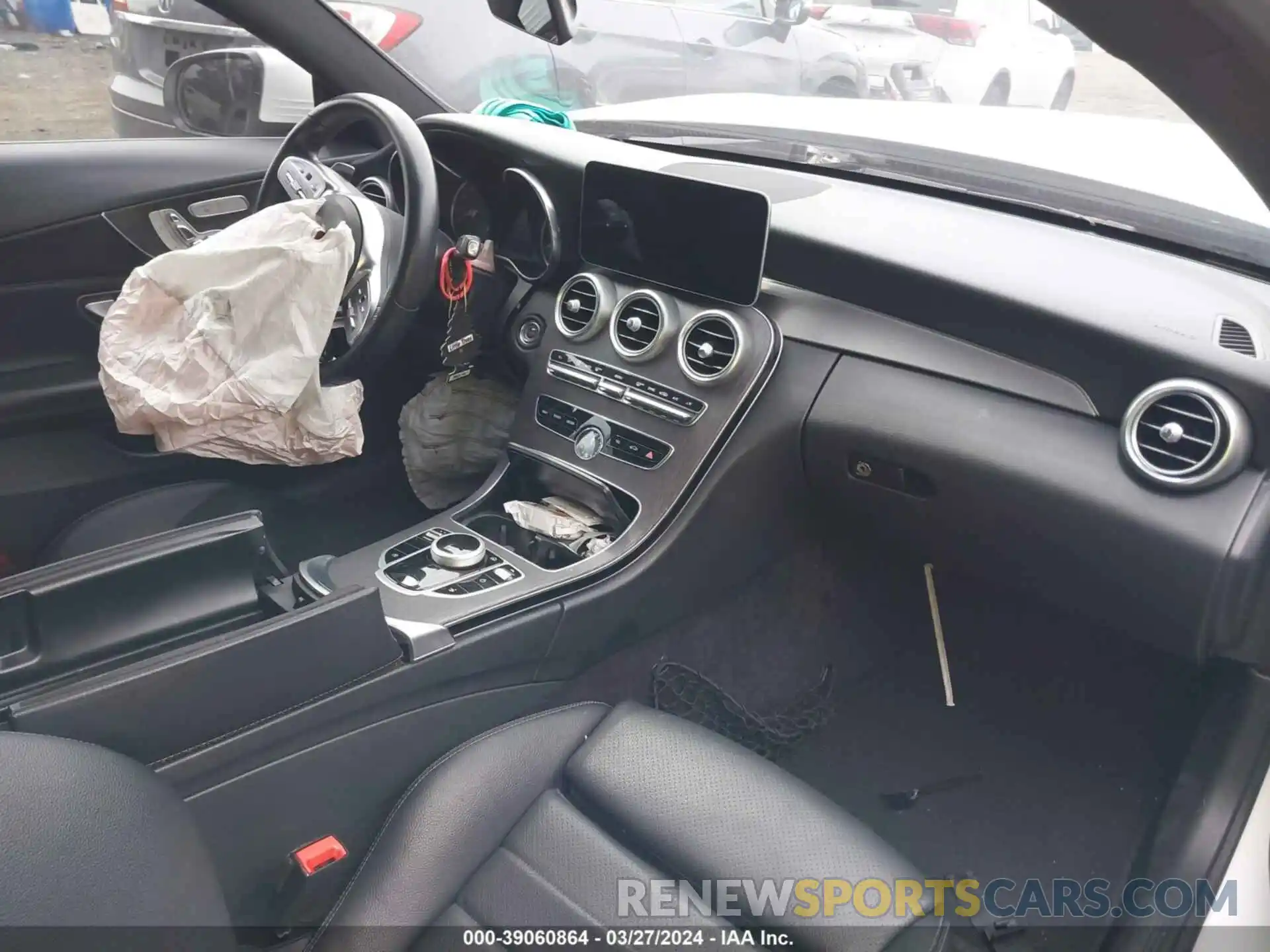 5 Photograph of a damaged car WDDWJ8EB8KF776558 MERCEDES-BENZ C 300 2019