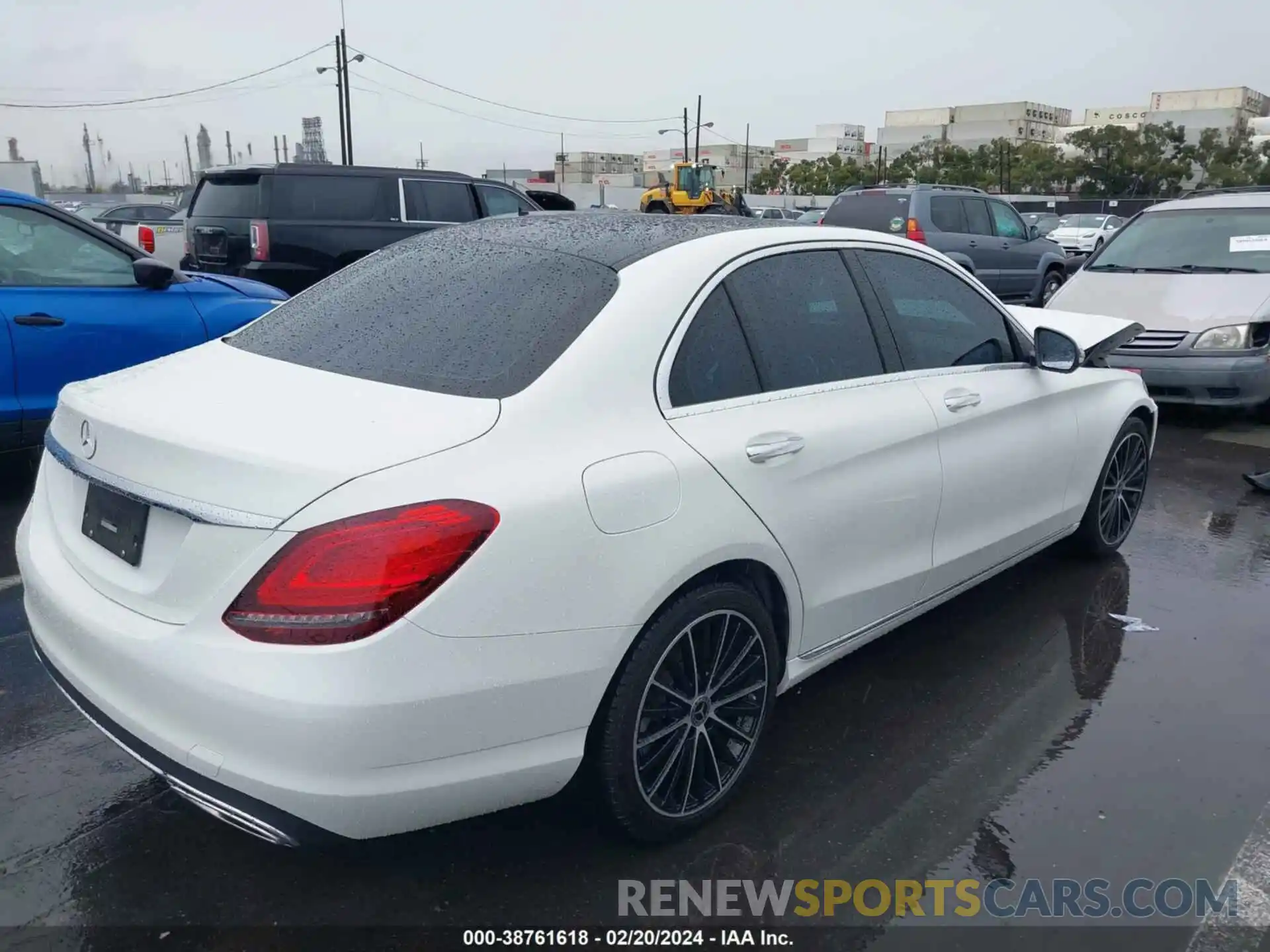 4 Photograph of a damaged car W1KWF8DB9LR589123 MERCEDES-BENZ C 300 2020