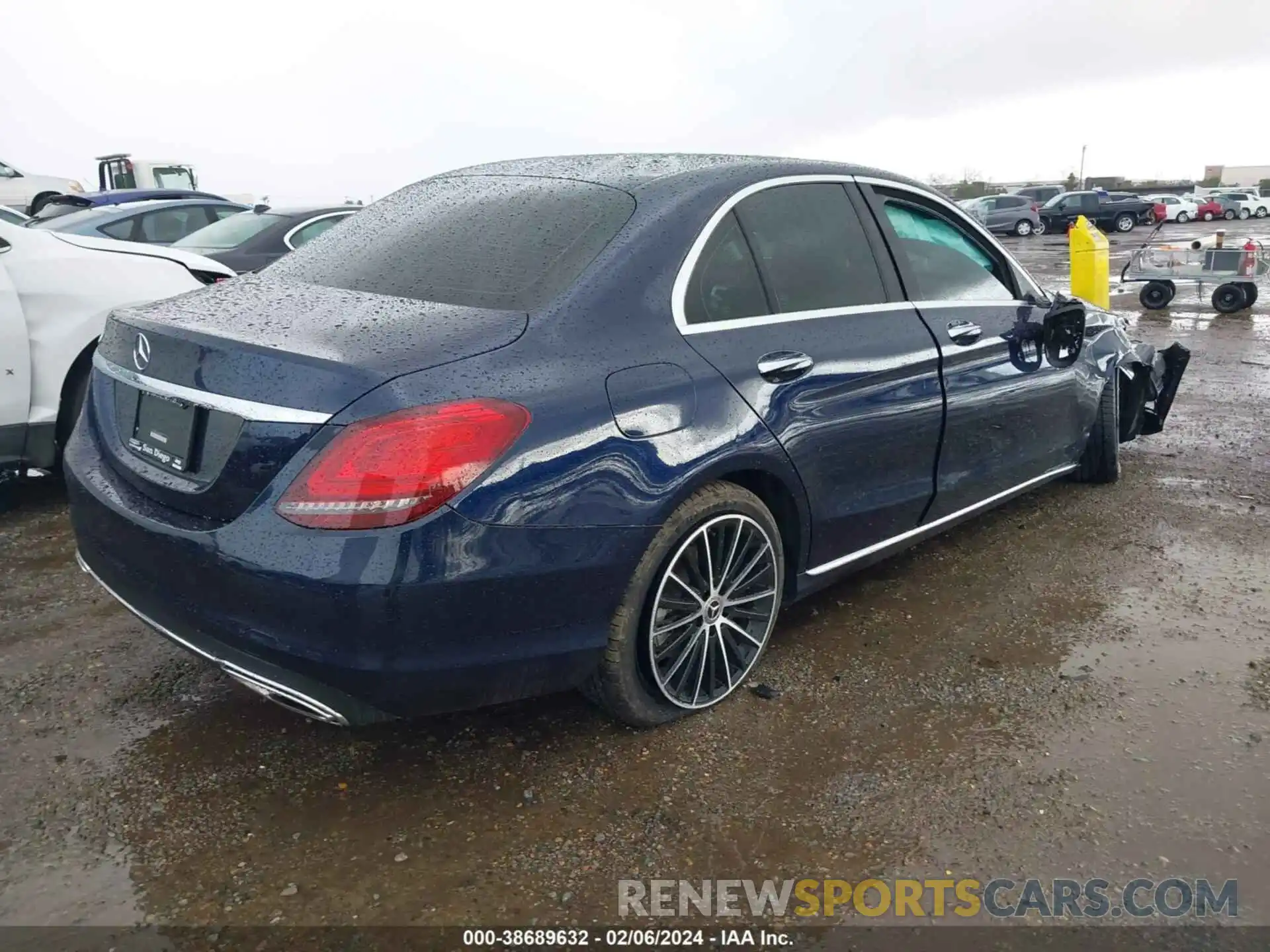 4 Фотография поврежденного автомобиля W1KWF8DB1MR610449 MERCEDES-BENZ C 300 2021