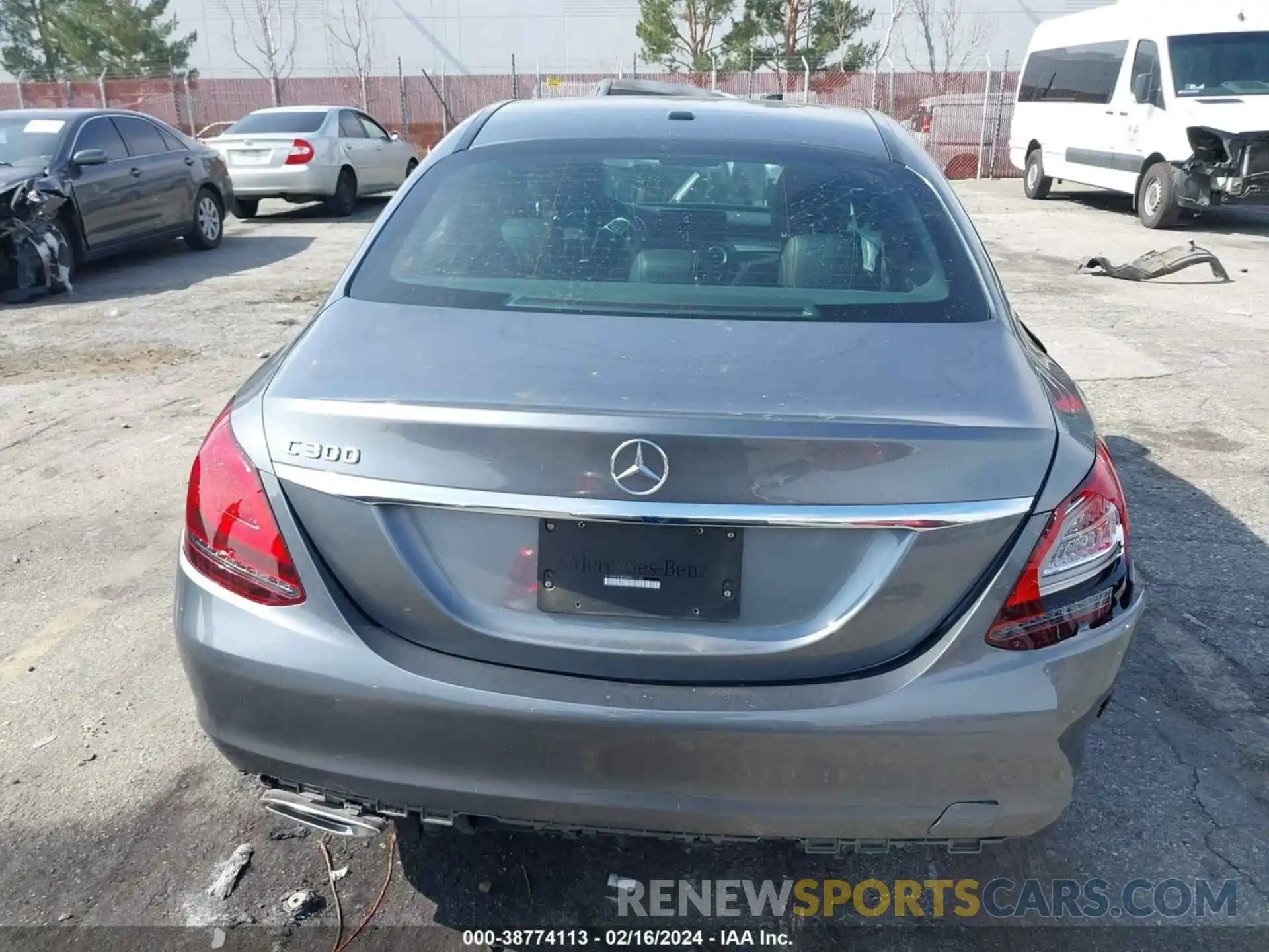 17 Photograph of a damaged car W1KWF8DBXMR613155 MERCEDES-BENZ C 300 2021