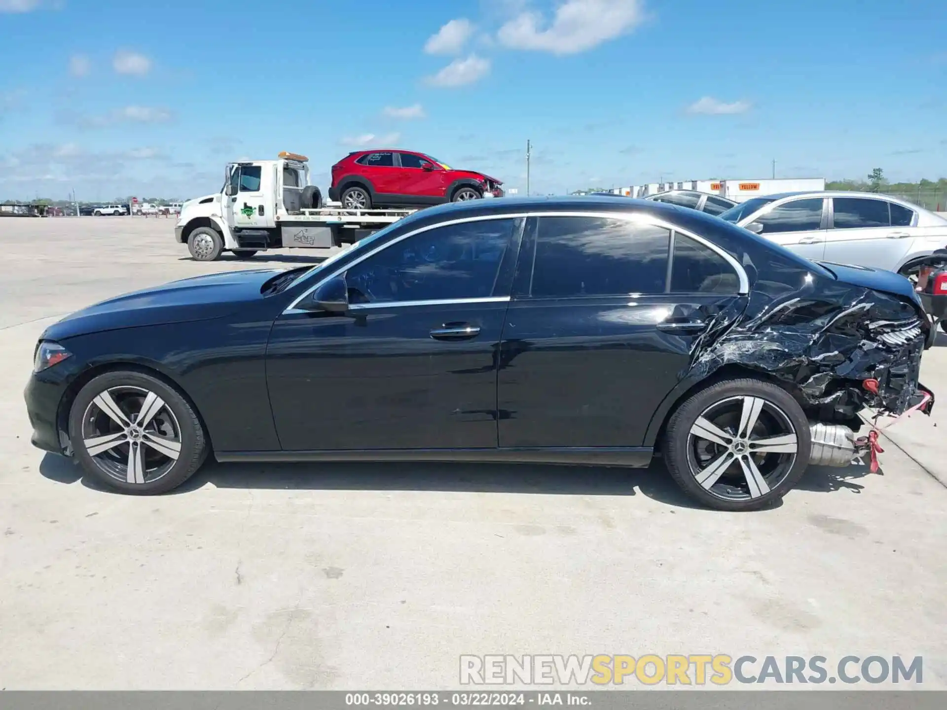 15 Photograph of a damaged car W1KAF4GB9NR037719 MERCEDES-BENZ C 300 2022