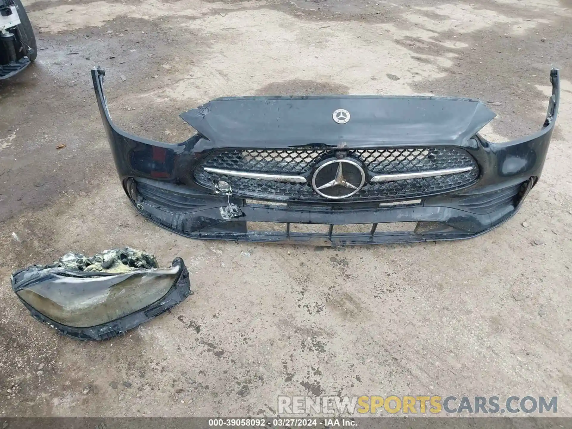 12 Photograph of a damaged car W1KAF4HB1NR056196 MERCEDES-BENZ C 300 2022