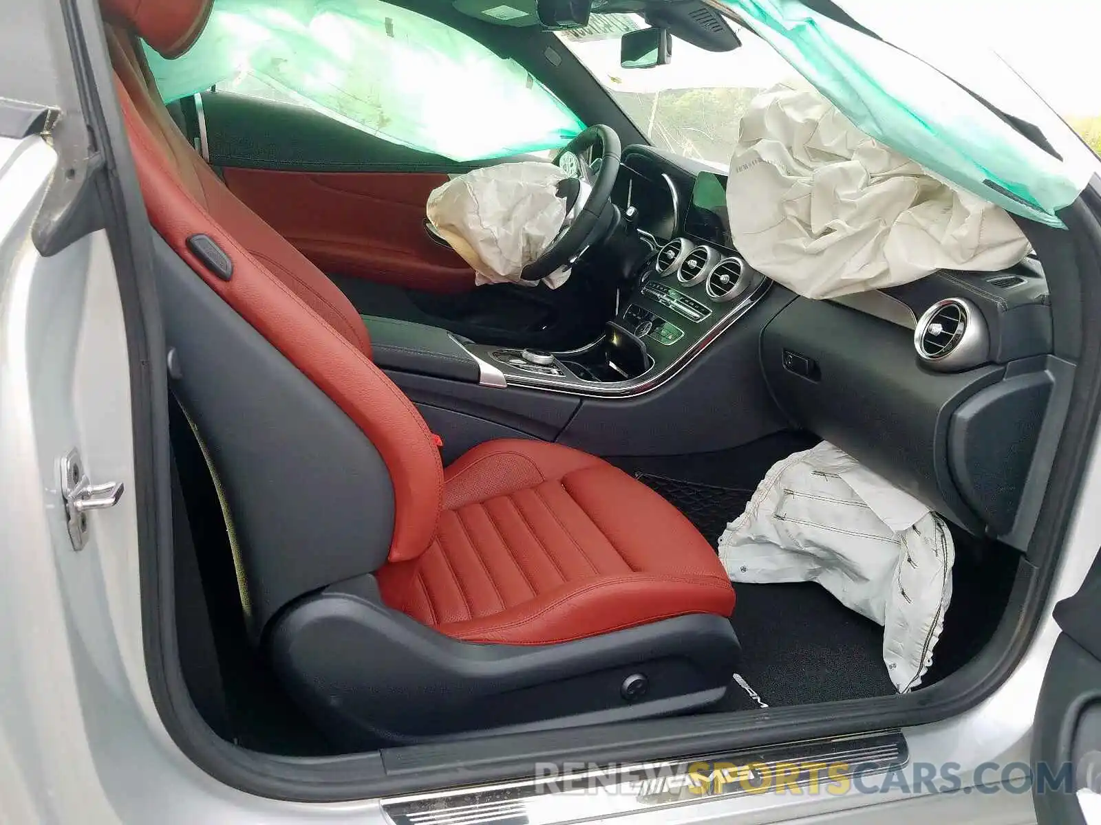 5 Photograph of a damaged car WDDWJ6EB0KF904439 MERCEDES-BENZ C 43 AMG 2019